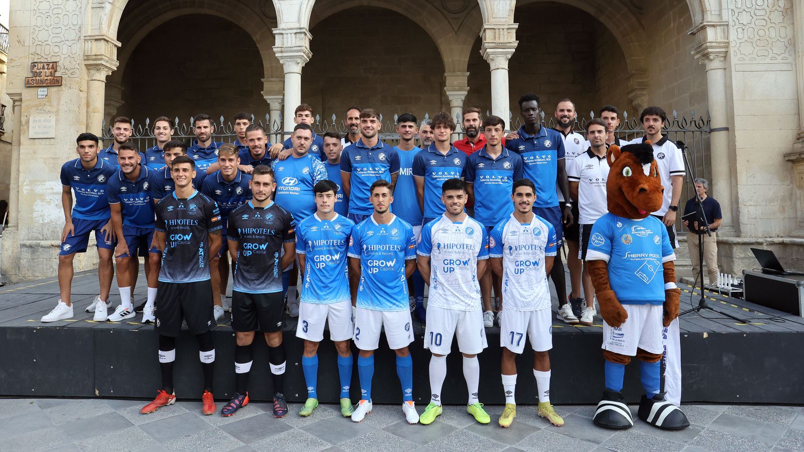 Presentación nuevas equipaciones del Xerez DFC 23-24