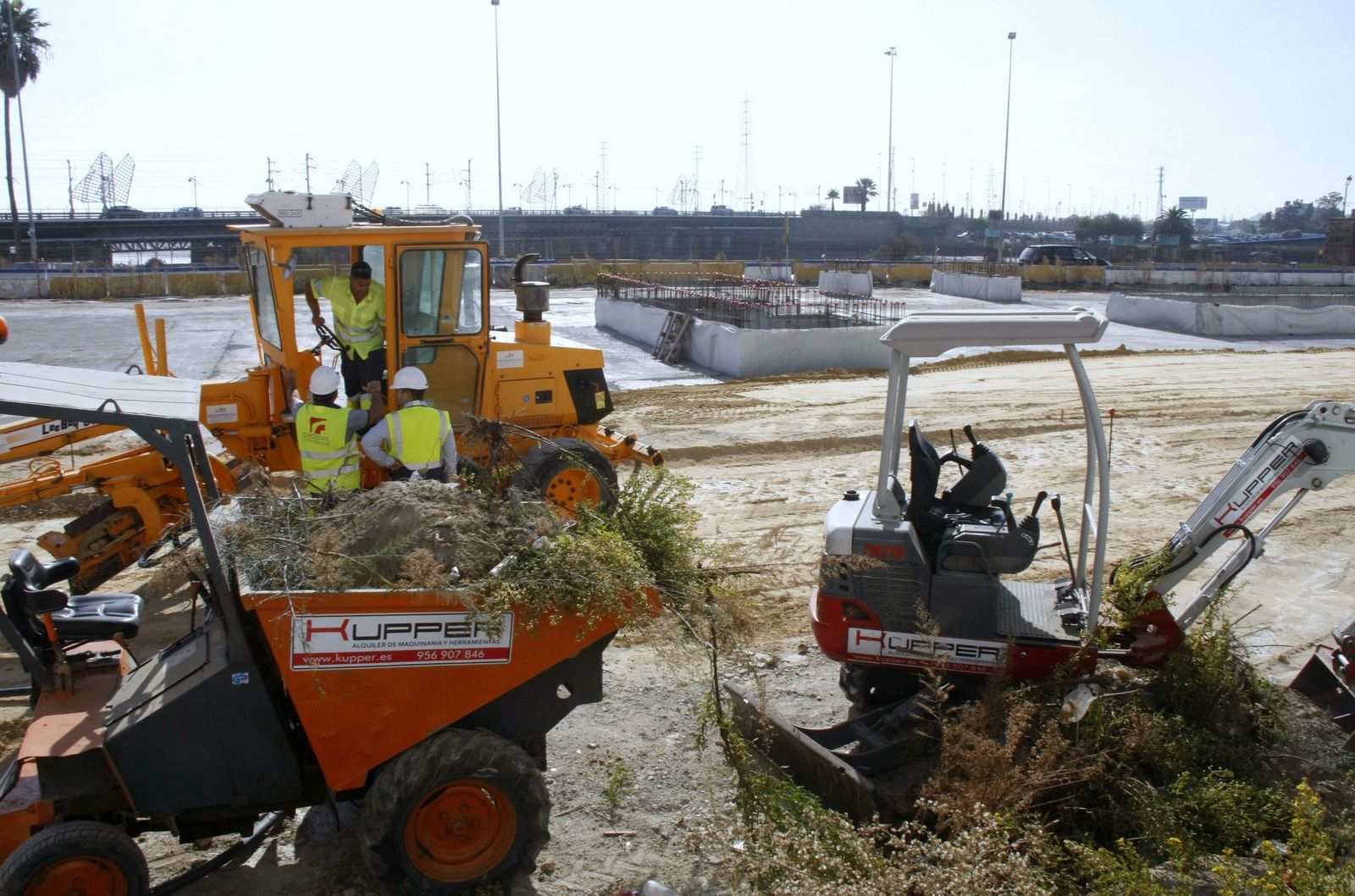 Más movimiento desde hoy en las obras del parking de Pozos Dulces