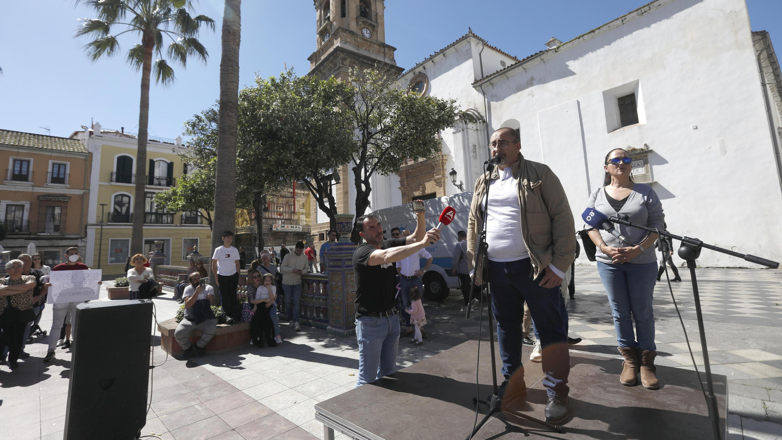 Las fotos de la concentración por la muerte de Lydia,  la niña nacida de forma prematura