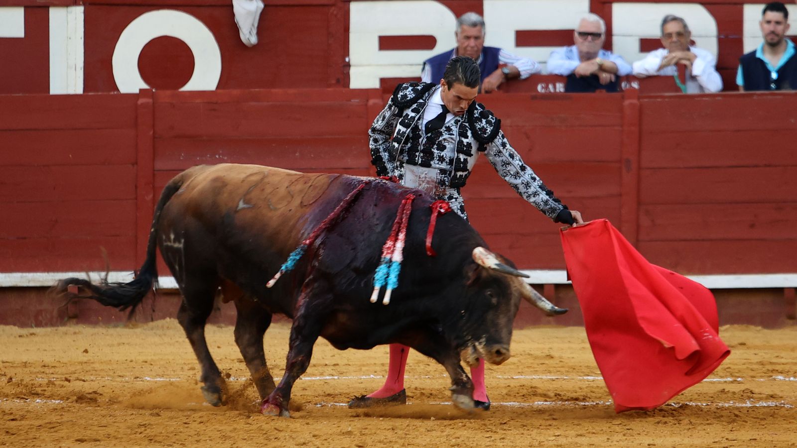 Última tarde de toros de la Feria de Jerez 2024 con Morante, Manzanares y Castella