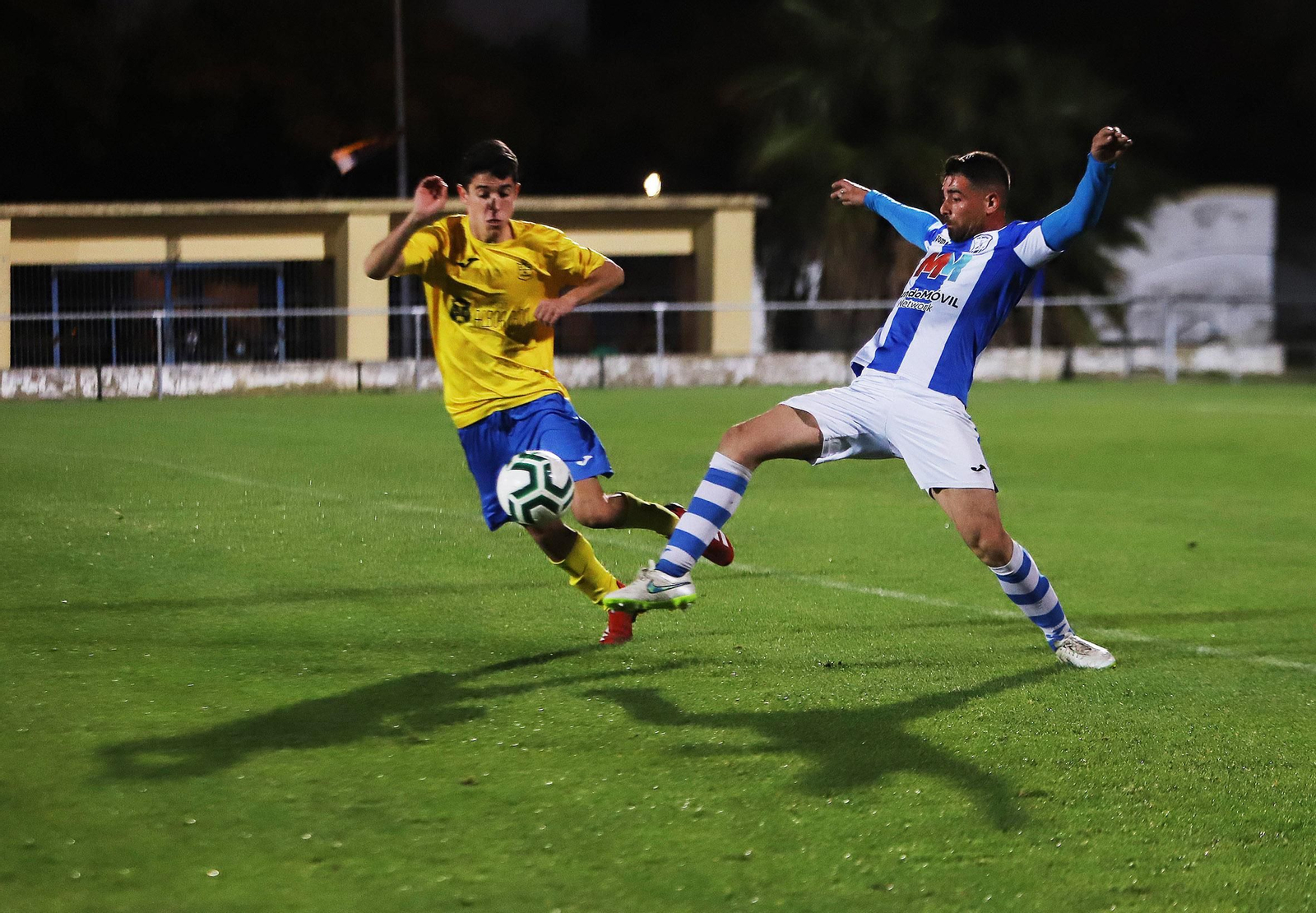 Imágenes del partido entre el Jerez Industrial-El Torno