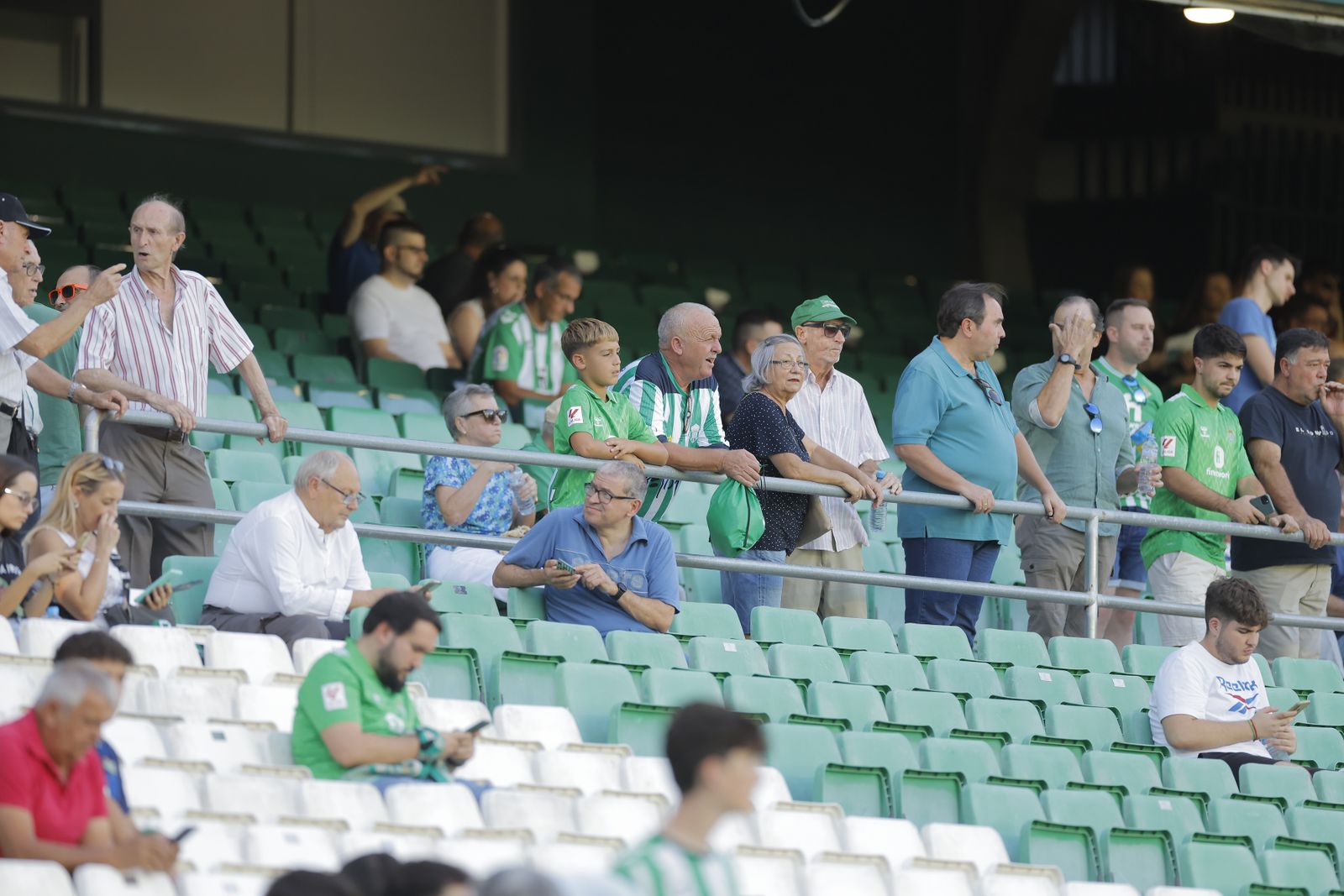 Búscate en la fotos del Betis-Sparta