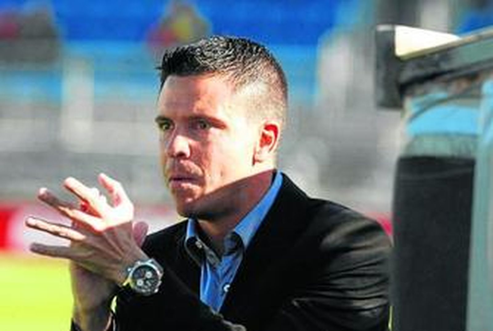 Sergio Lobera, en el estadio Carranza la pasada temporada ocupando el banquillo del San Roque de Lepe.
