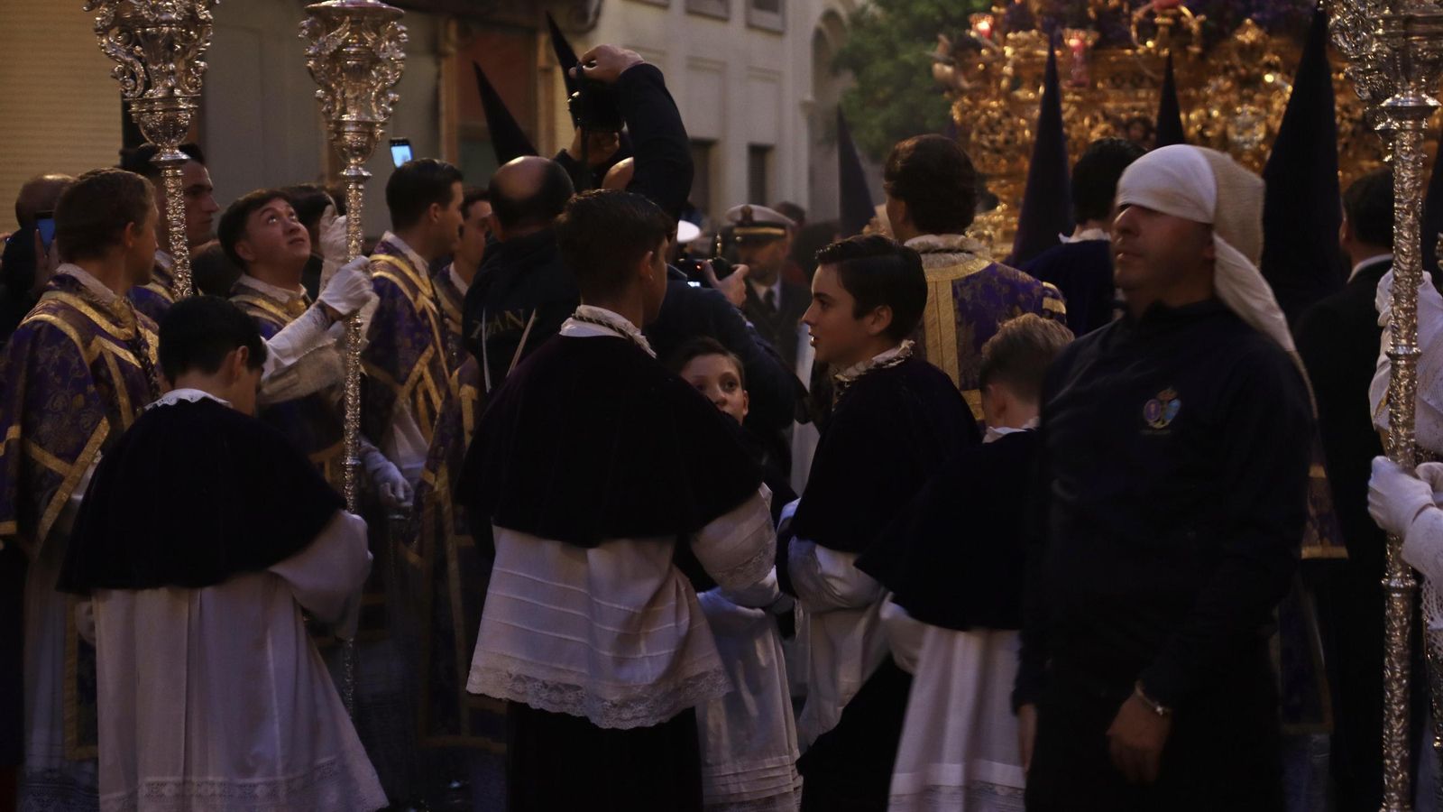 La Madrugá por la Carrera Oficial en la Semana Santa de Sevilla 2025