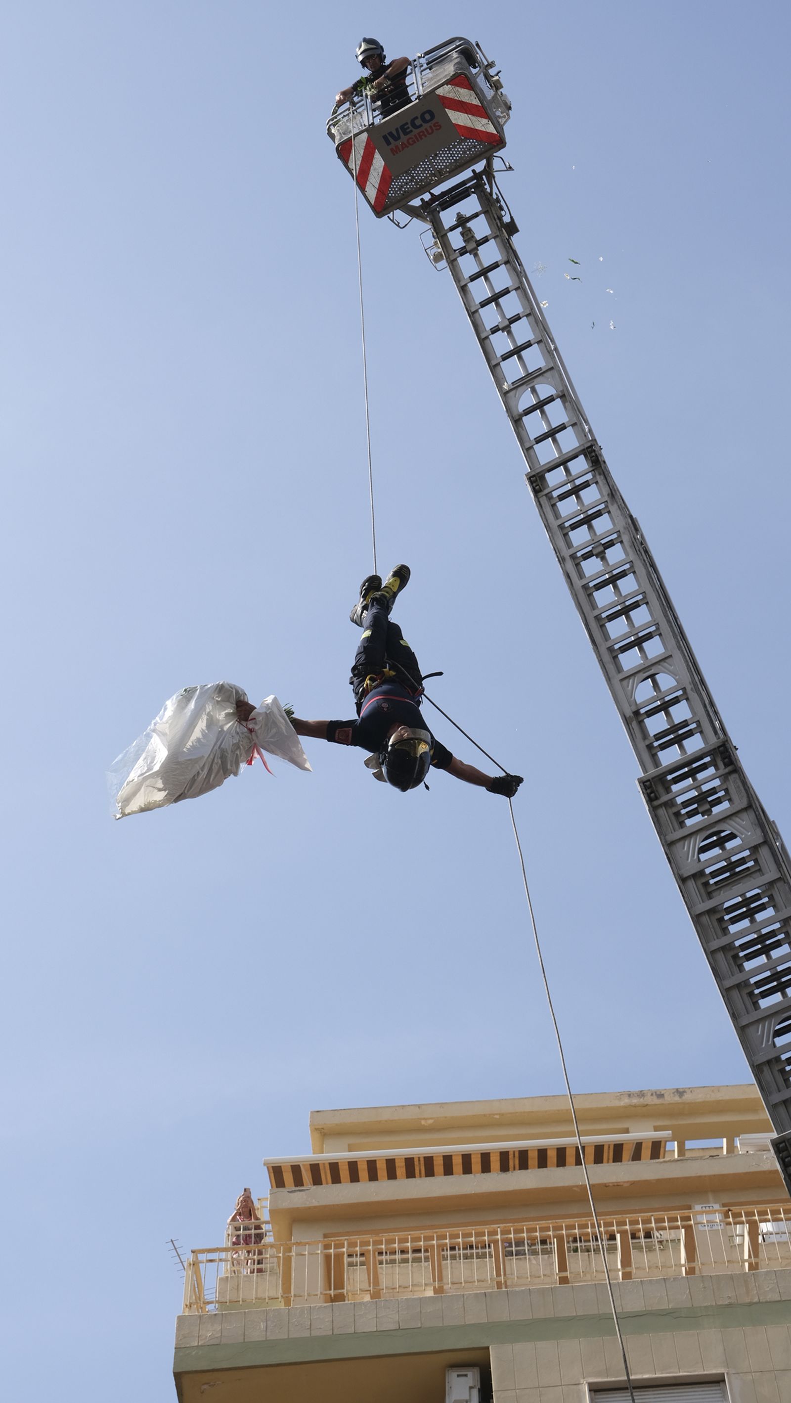 La ofrenda a la Virgen del Mar en imágenes