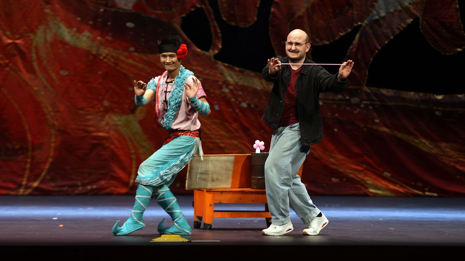 Imágenes del 'Gran Circo Acrobático de China' en el Teatro Villamarta