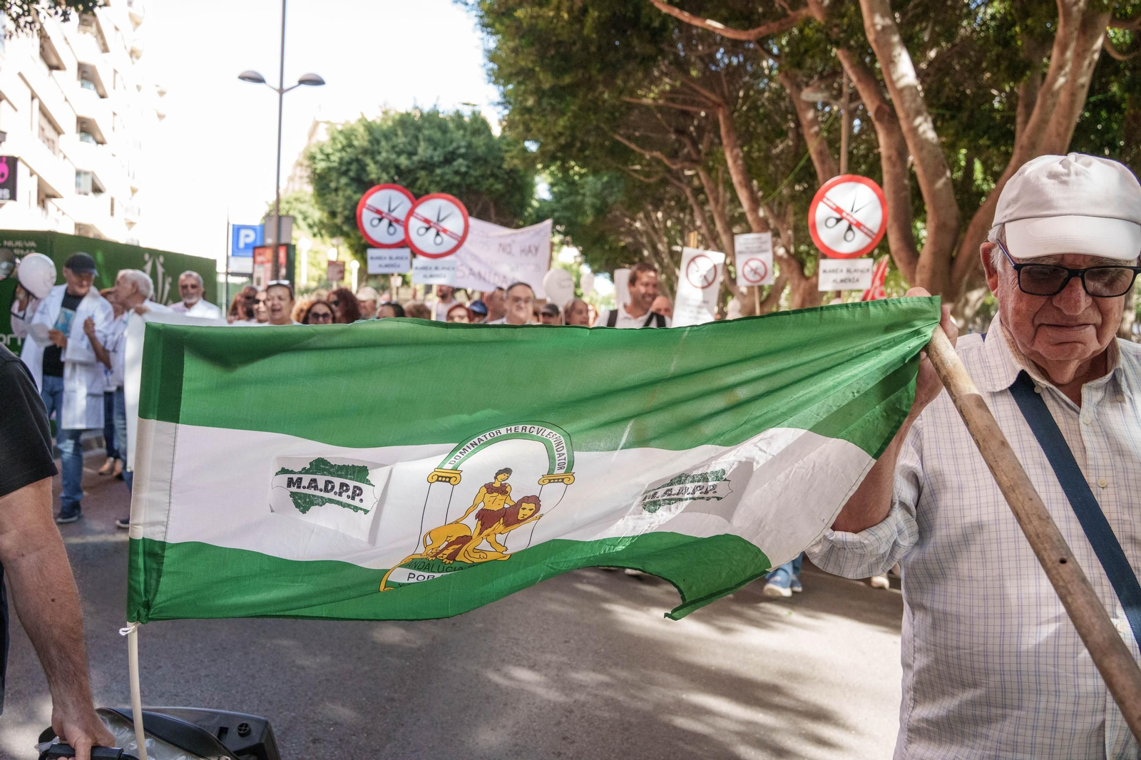 "La sanidad se defiende, gobierne quien gobierne", Almería se lanza a las calles por la sanidad pública