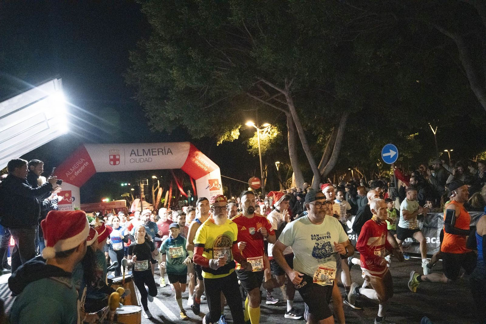 Almería corre y celebra su memoria olímpica en una San Silvestre de récord