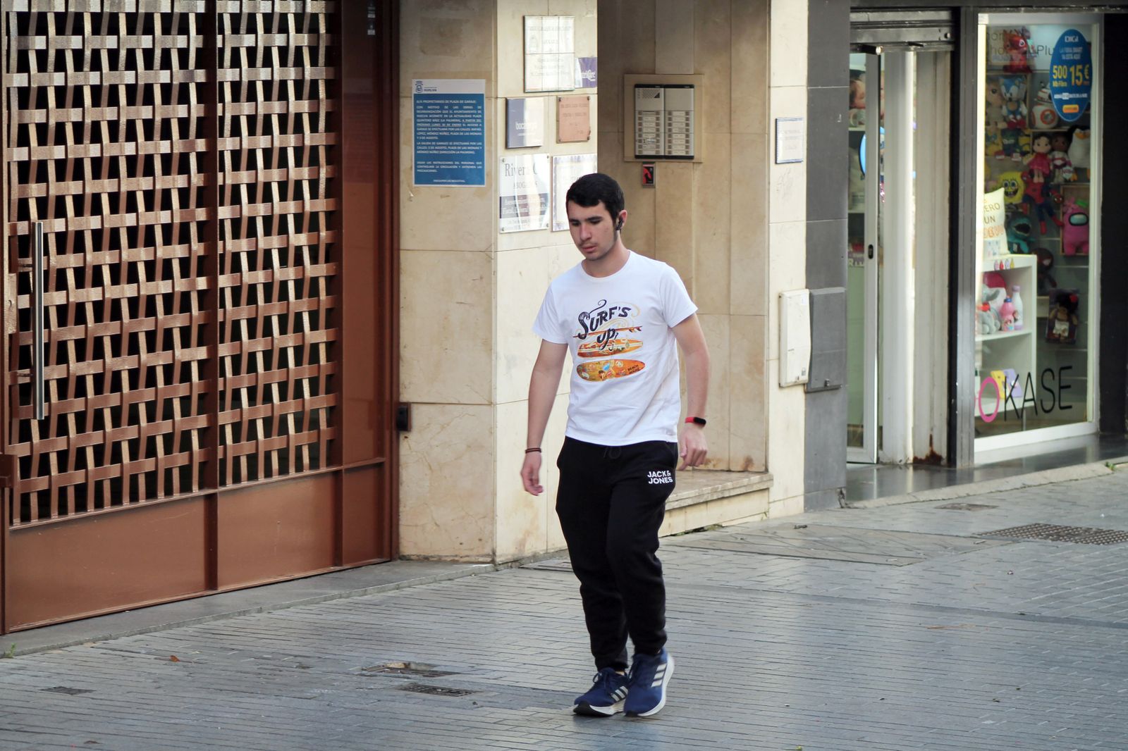 Imágenes del lunes 17 de abril en Huelva