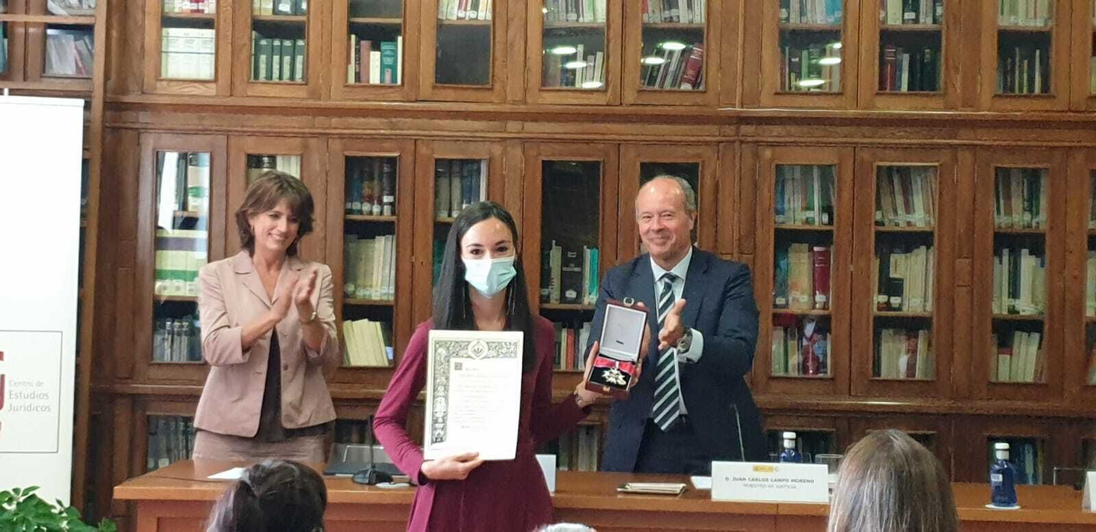 De izquierda a derecha, Dolores Delgado, Marta García de Vicuña y Juan Carlos Campo, este lunes en Madrid.