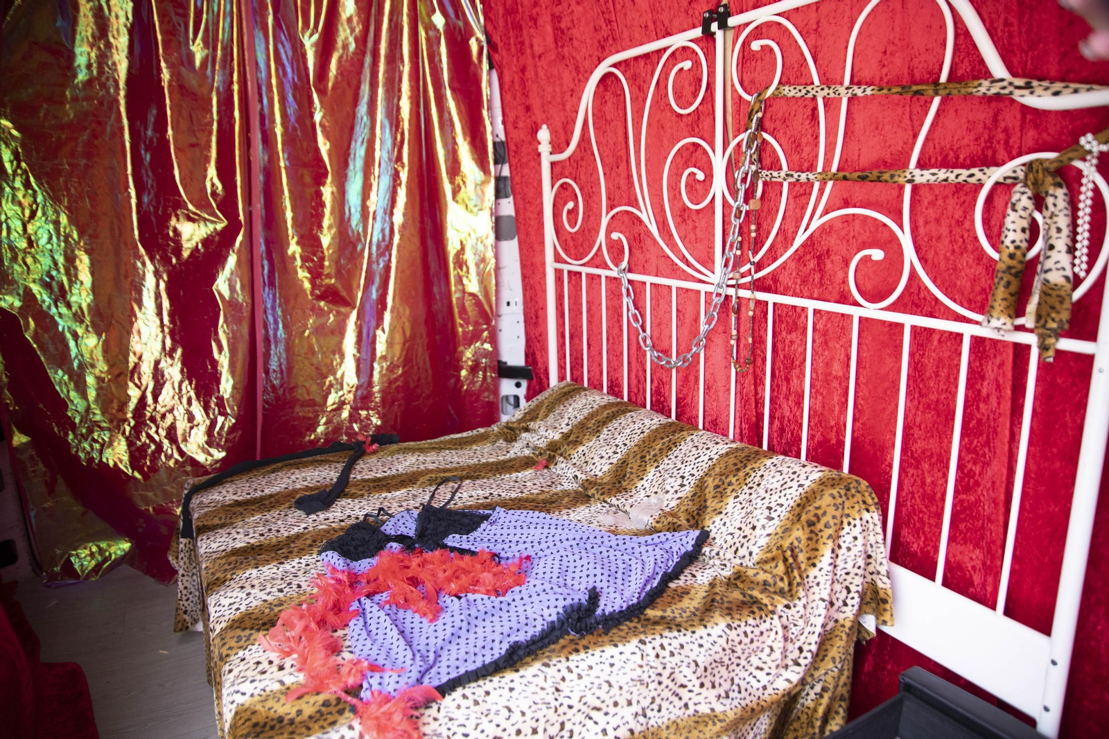 Sensibilización sobre la trata de mujeres en el IES Maestro Padilla de Almería, en imágenes