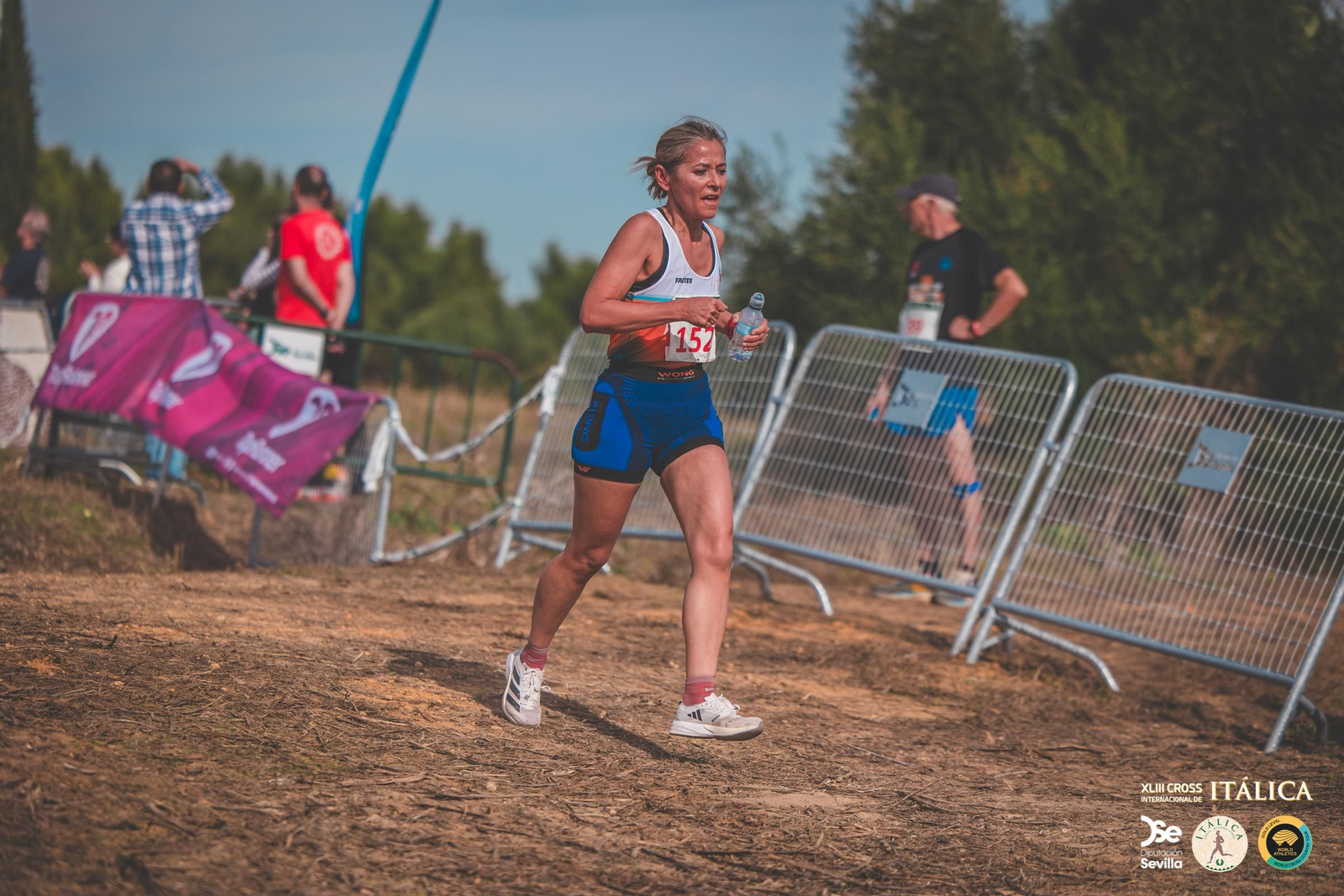 Búscate en las fotos del Cross de Itálica 2025 | 1