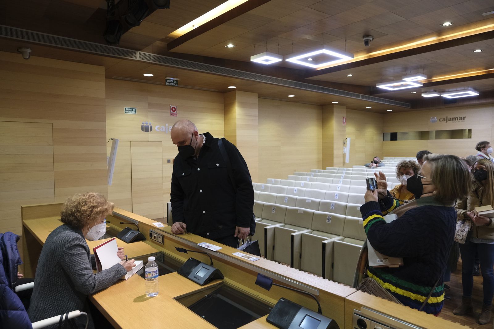 Fotogalería Diario de los Libros, con Julia Navarro. Almería