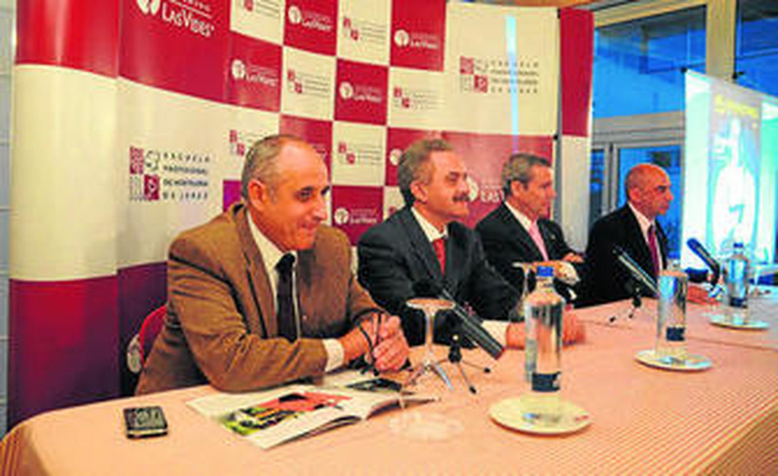 Un momento de la presentación de la revista, en la Escuela.