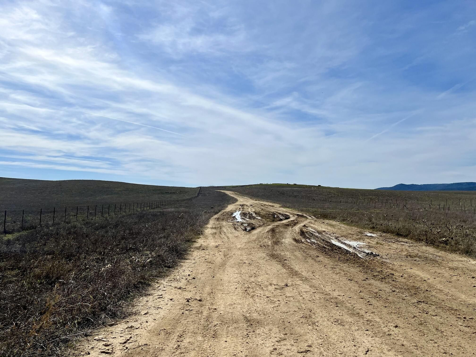 El camino acercándose a la sierra del Retín El camino acercándose a la sierra del Retín