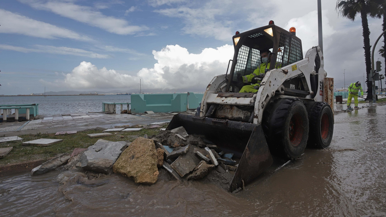 Fotos del paseo de Poniente tras el temporal