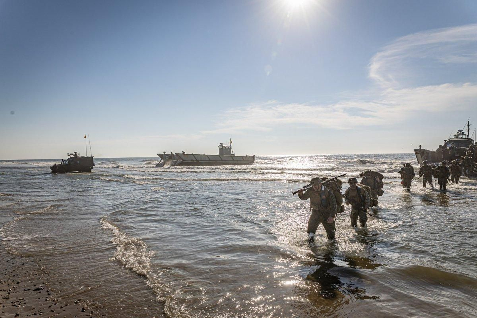 Desembarco de la fuerza de Infantería de Marina en el ejercicio UNITAS 2025 en la costa Este de EEUU.