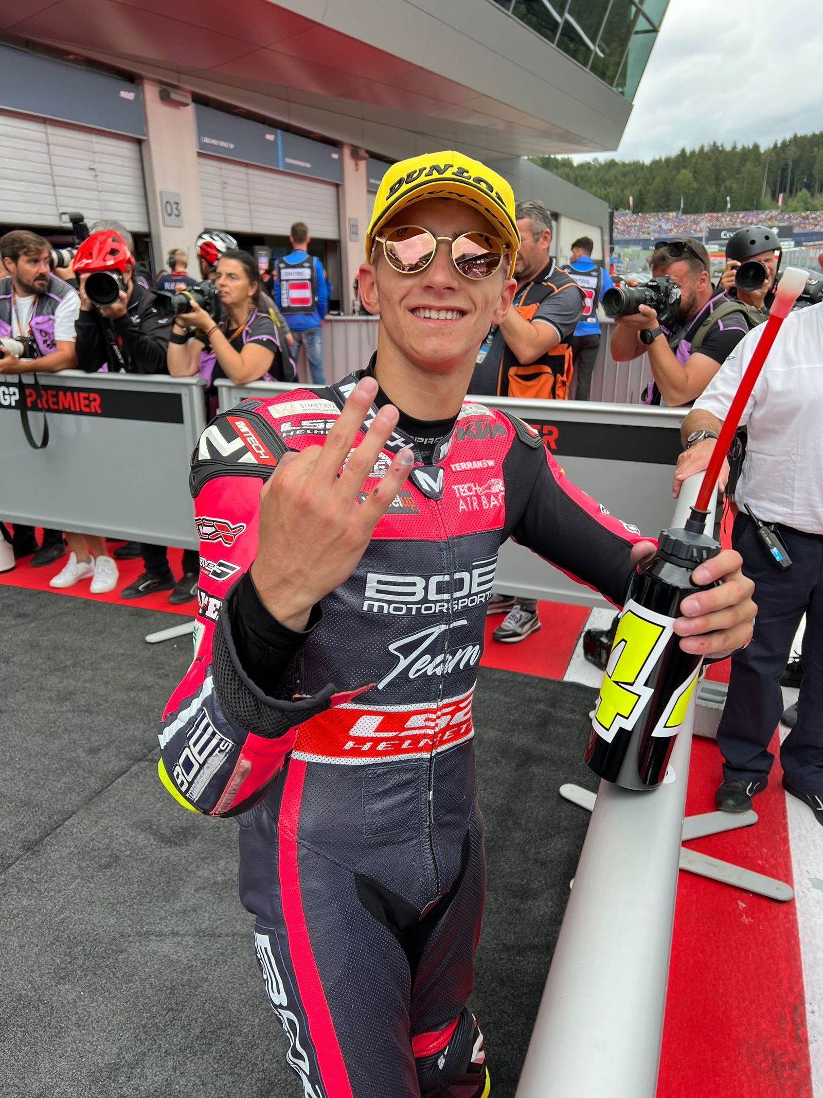 David Muñoz celebra su tercera posición.