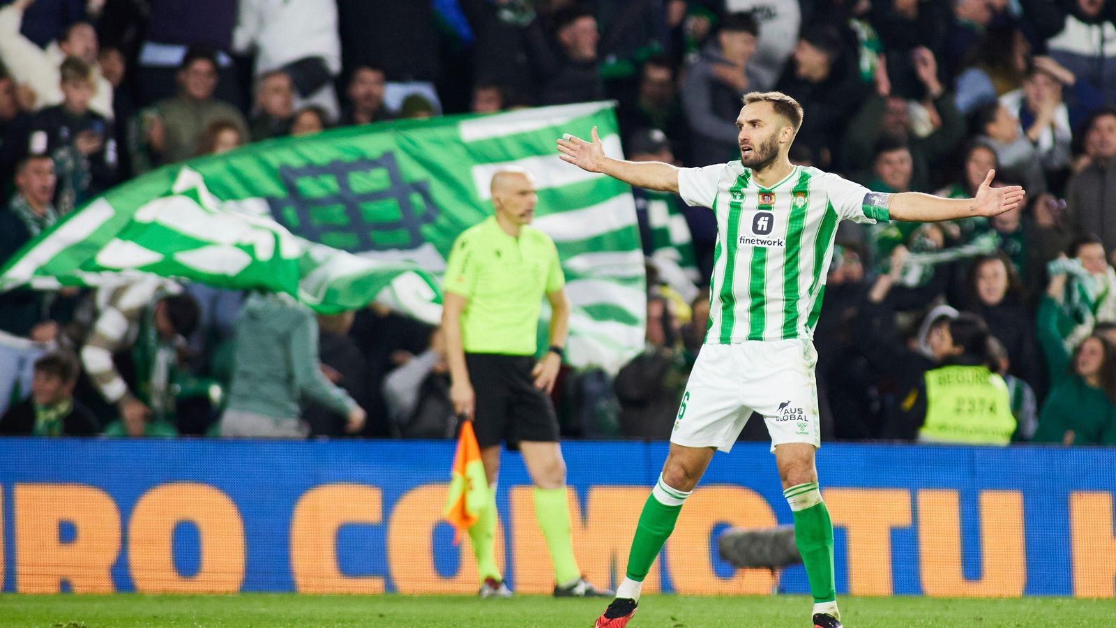 Pezzella celebra su gol al Girona el pasado jueves.