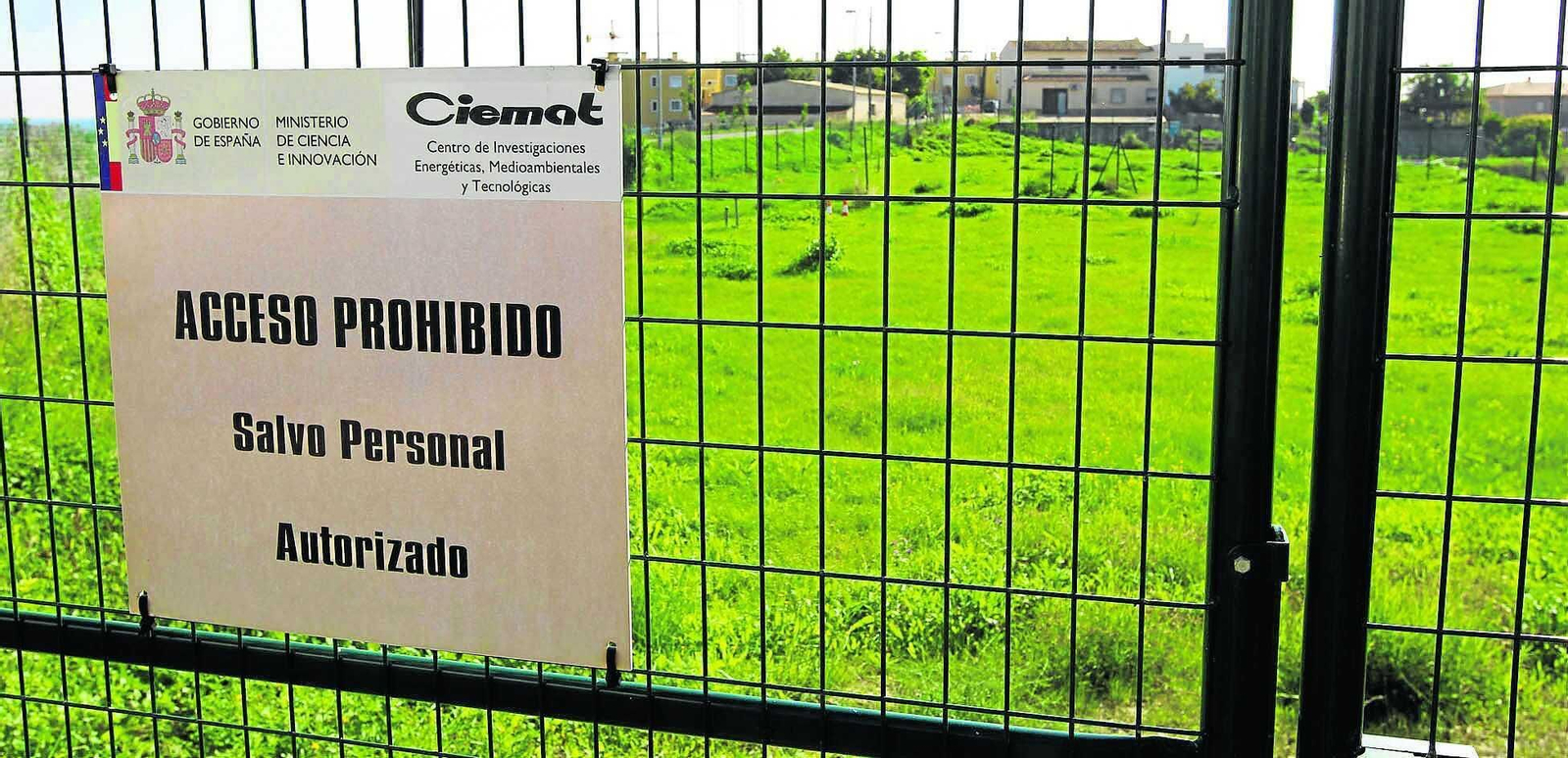 Acceso prohibido a parte del recinto acotado por contaminación en Palomares.