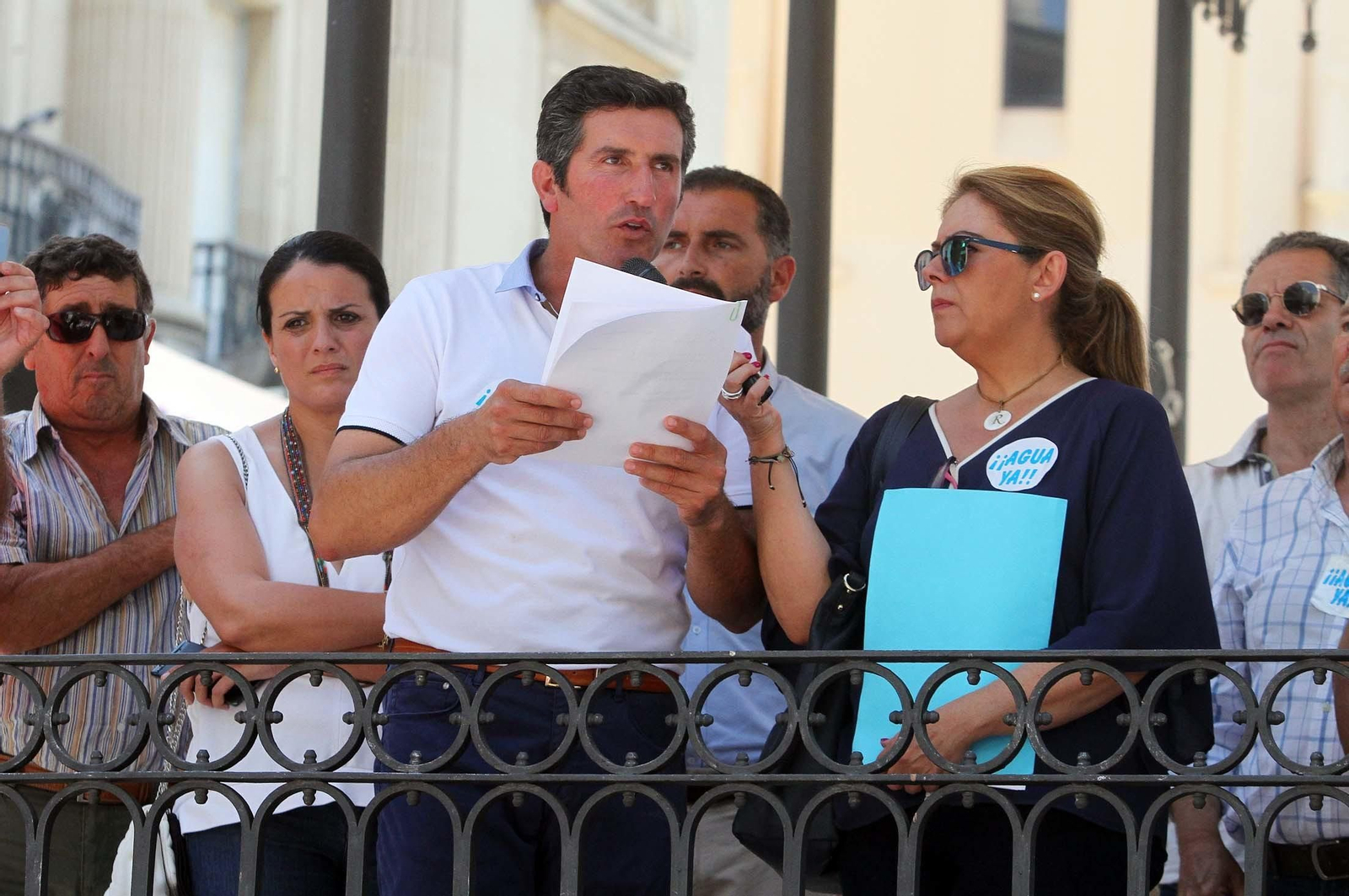 Imágenes de la manifestación para pedir agua y tierra para los regadíos del Condado.