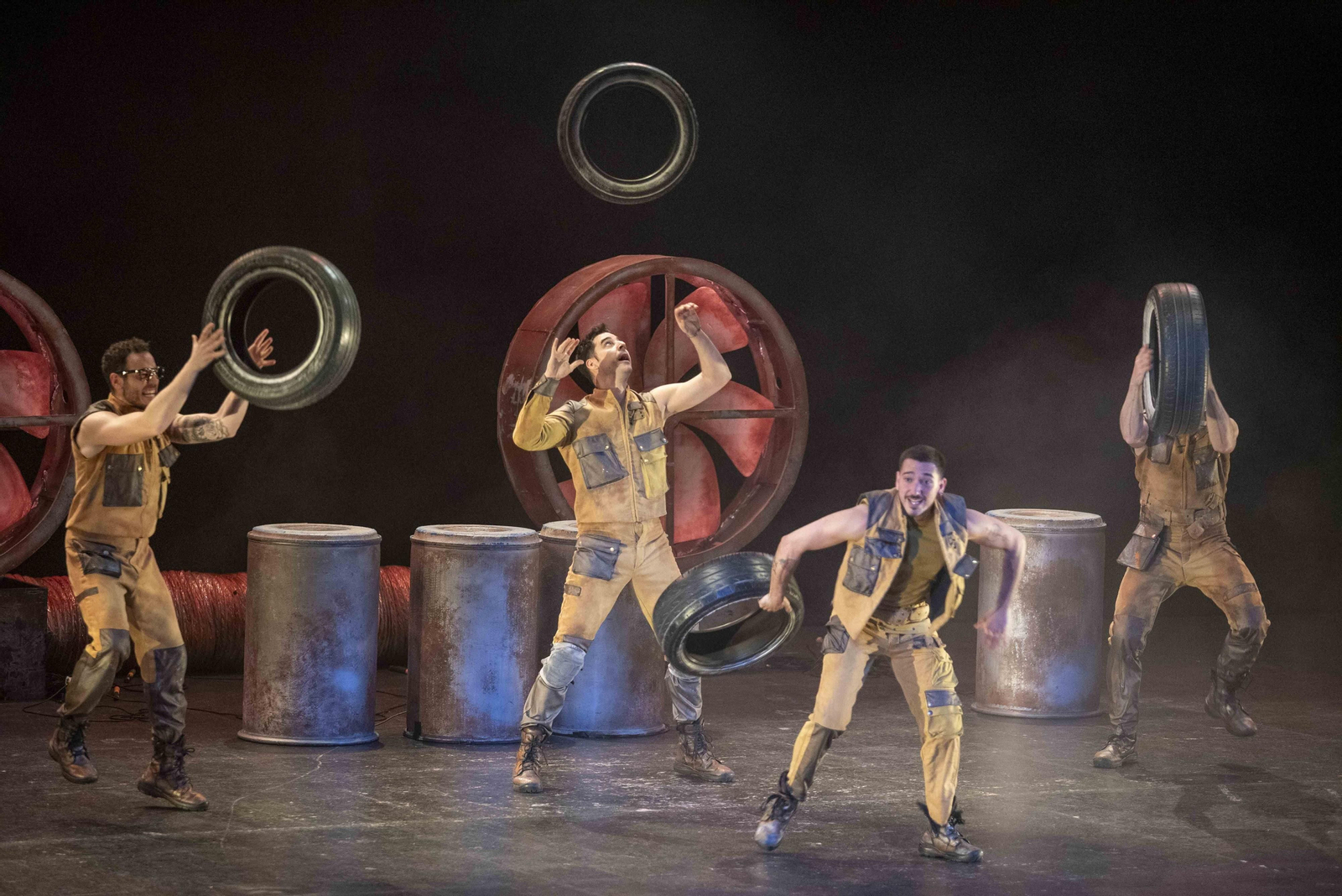 Una escena del espectáculo ‘Trash!’ en el Maestro Padilla.