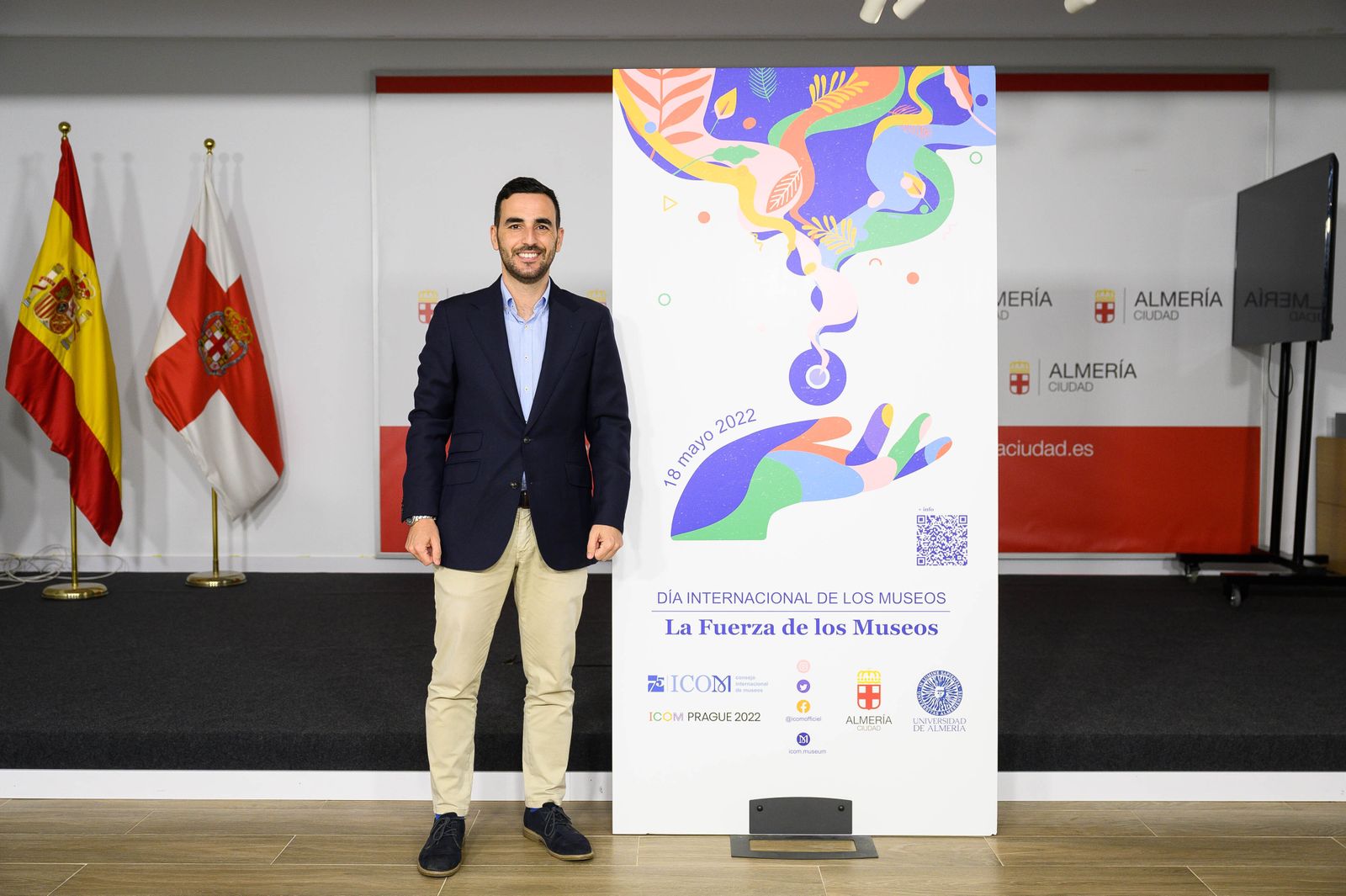 El concejal Carlos Sánchez presentando las actividades del Día Internacional de los Museos.