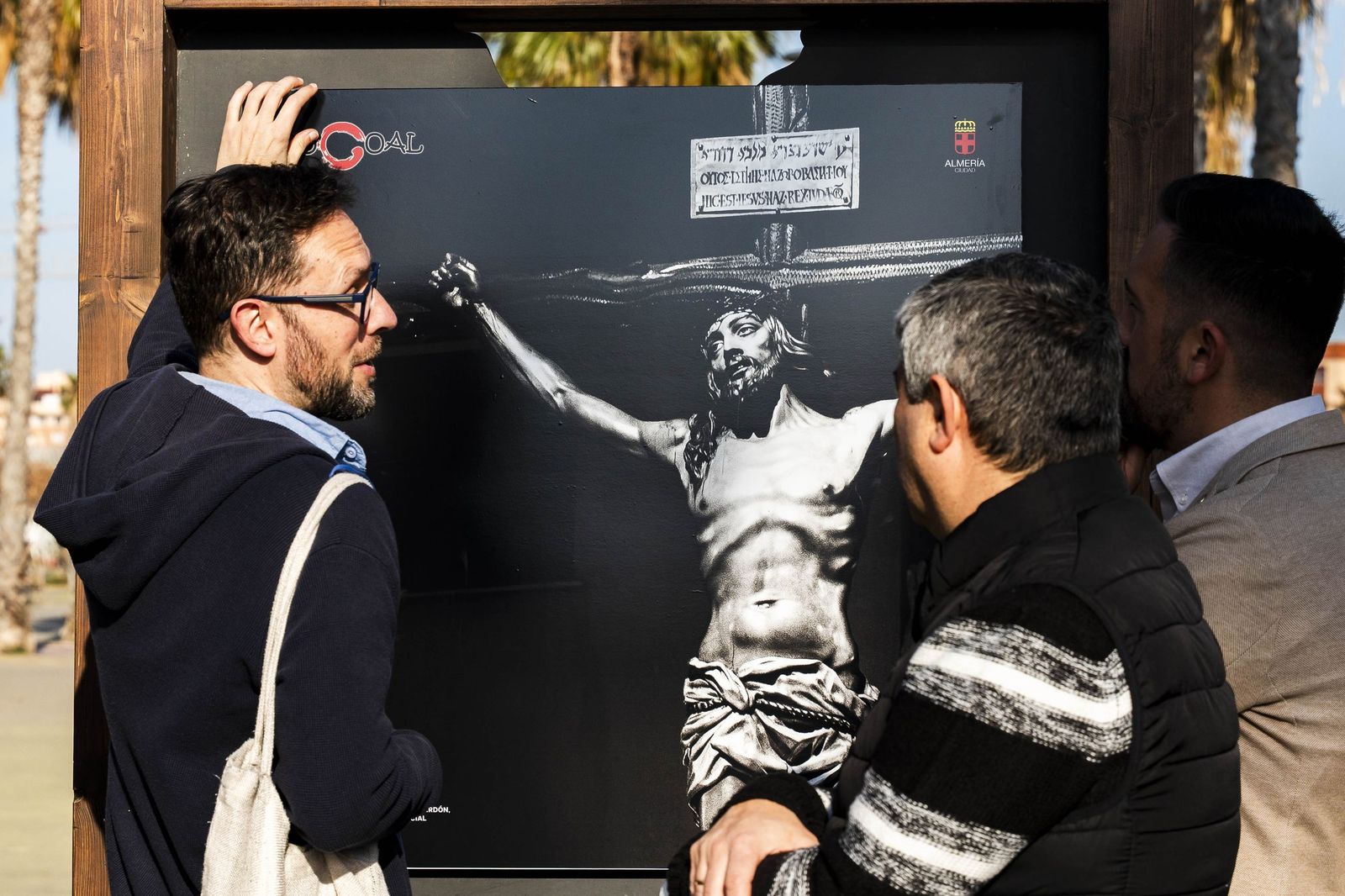 Exposición "La otra mirada" de los Fotógrafos Cofrades de Almería Focoal, en imágenes