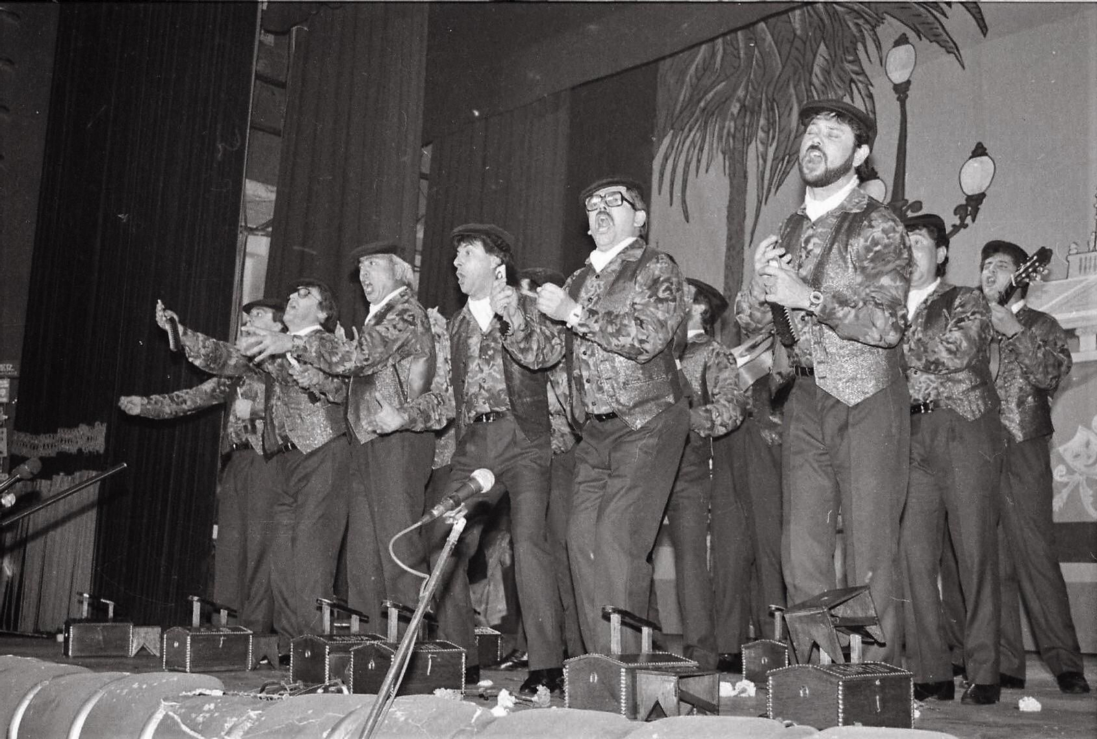 La comparsa 'Al compás de mi cepillo', primer premio de 1988.