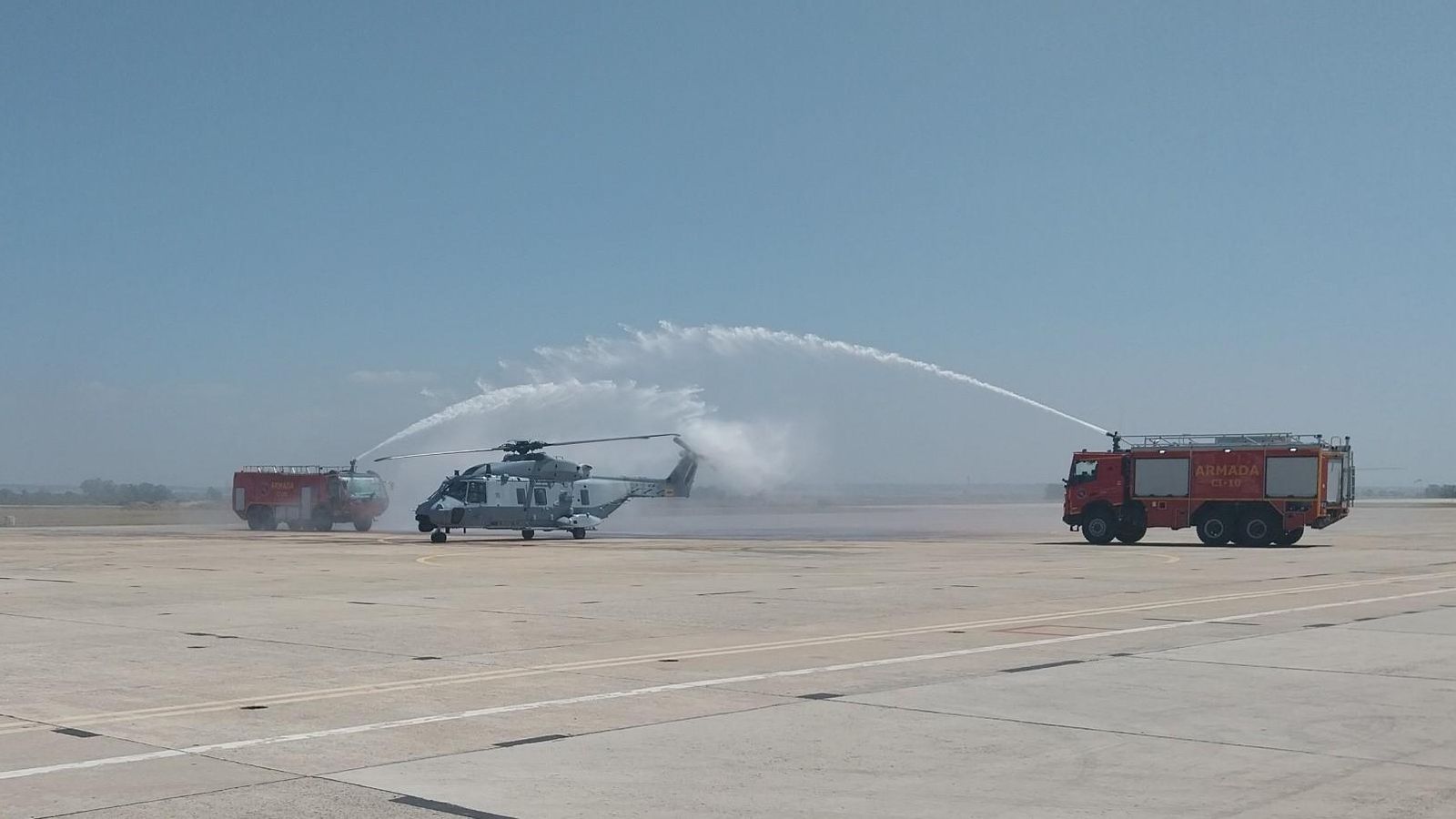 Bienvenida a los helicópteros NH-90 de la Armada en la Base de Rota.