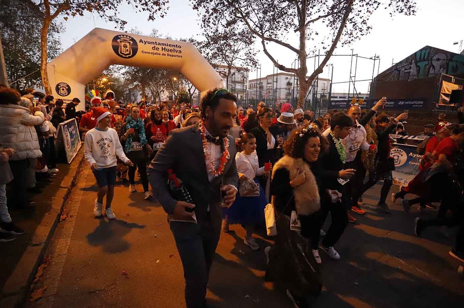 Imágenes de la carrera de San Silvestre en Huelva