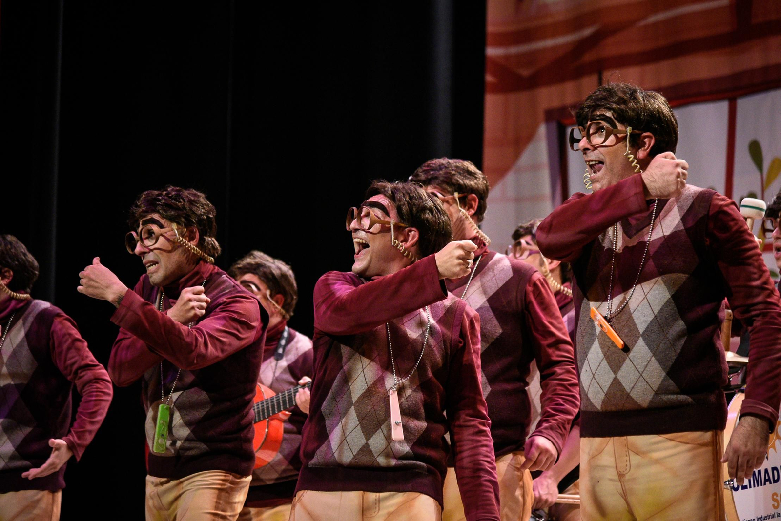 Imágenes de la chirigota Carmelo "El Wikipedia"