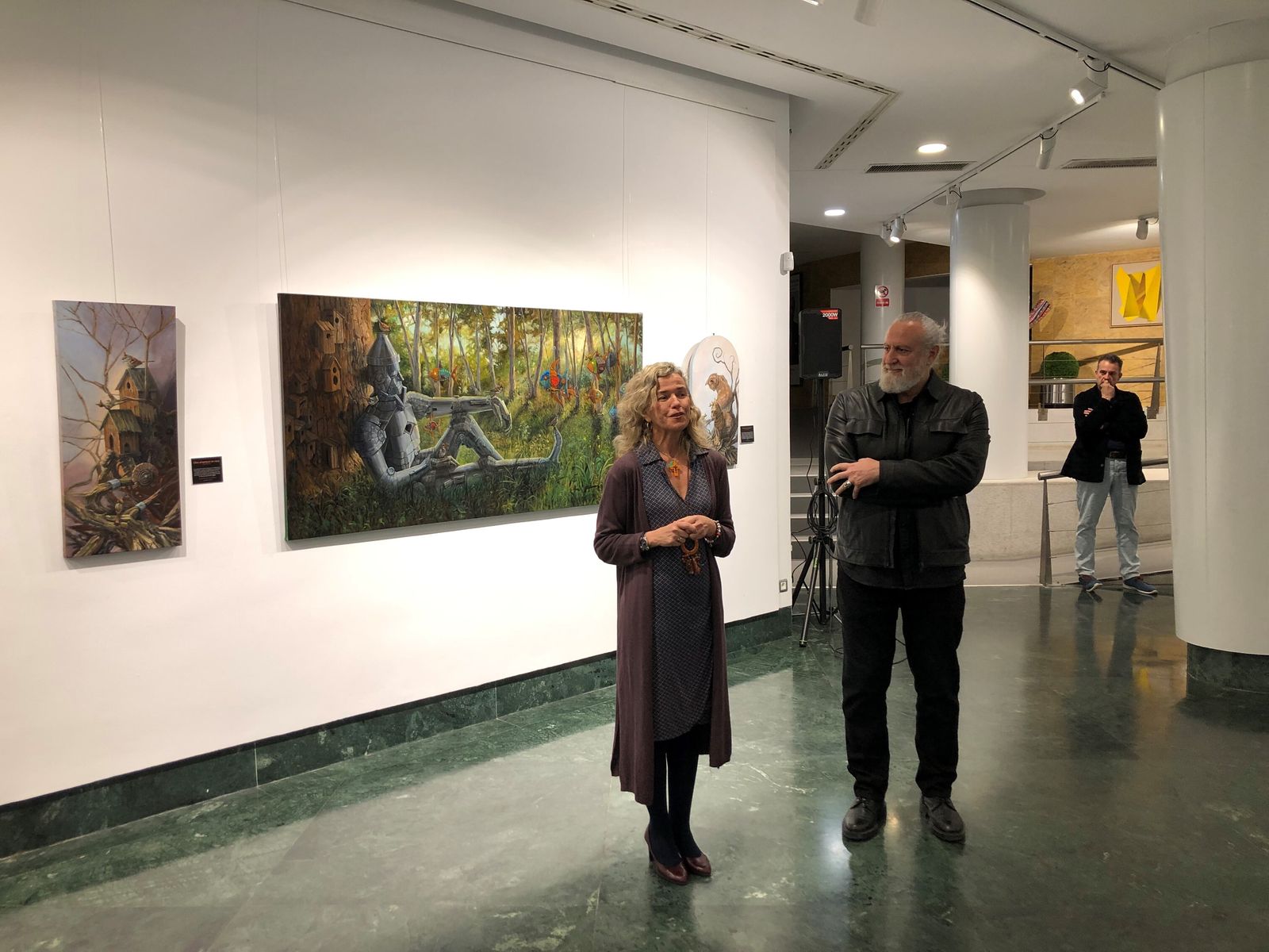 María Luisa García Palacios, responsable en la Fundación Caja Rural del Sur, María Luisa García Palacios junto al pintor Manuel Luna.