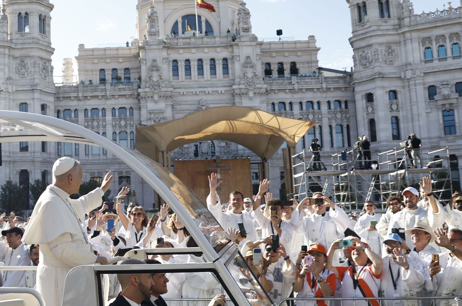 Las imágenes de la misa de Corpus Christi en la Plaza Cibeles presidida ...