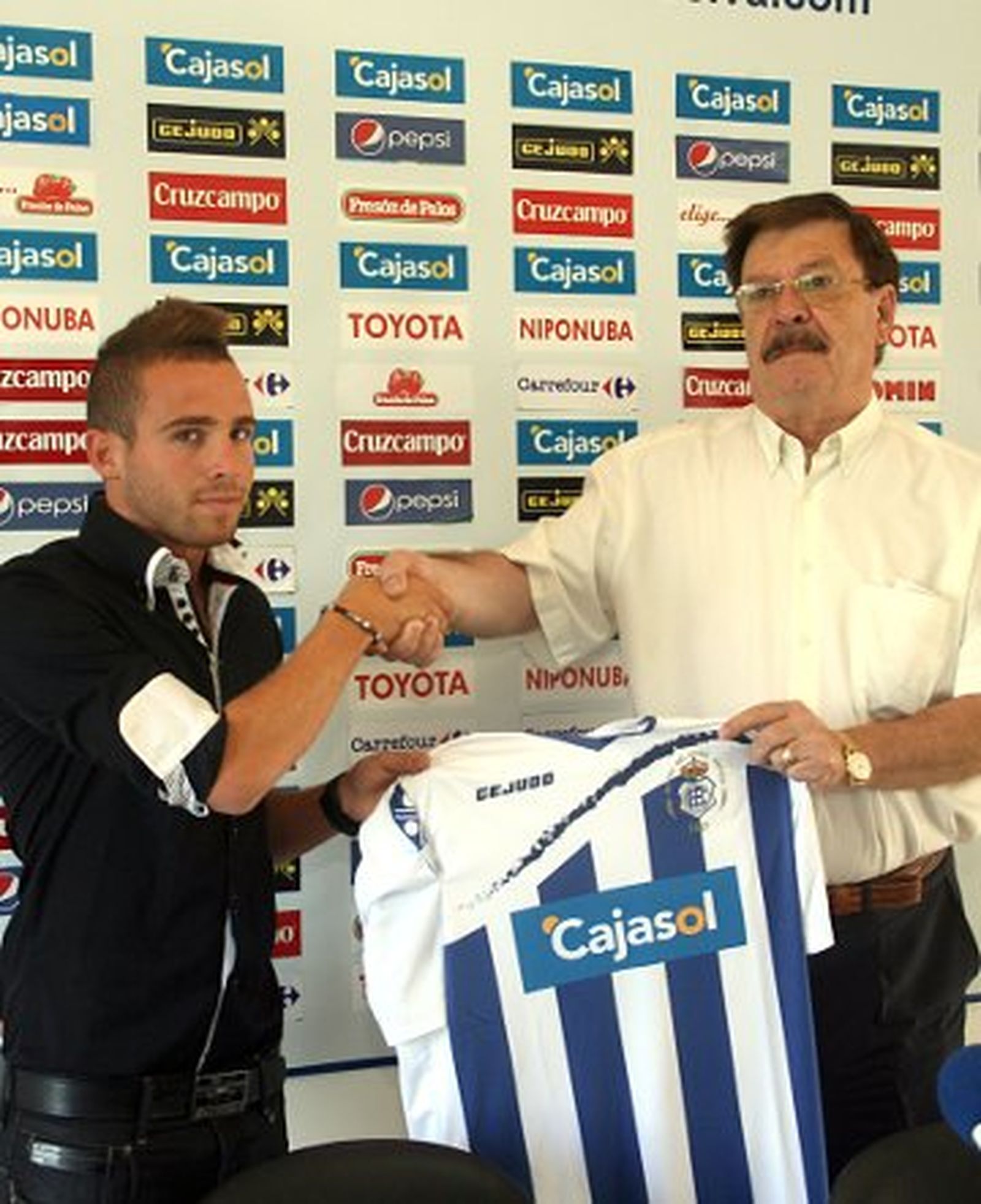 Aarón llega con ganas de llevar al equipo "lo más lejos posible"