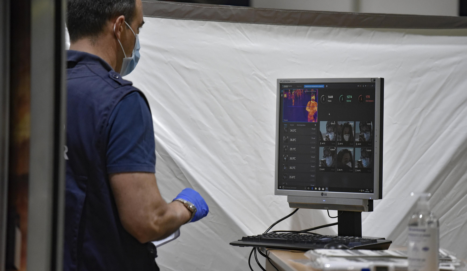Llega a  Sevilla del primer vuelo con turistas desde el cierre de fronteras