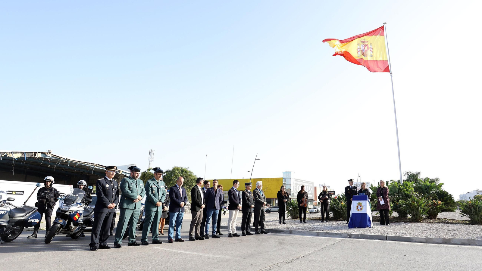 Imágenes de la inauguración de la rotonda de la Policía Nacional en Jerez