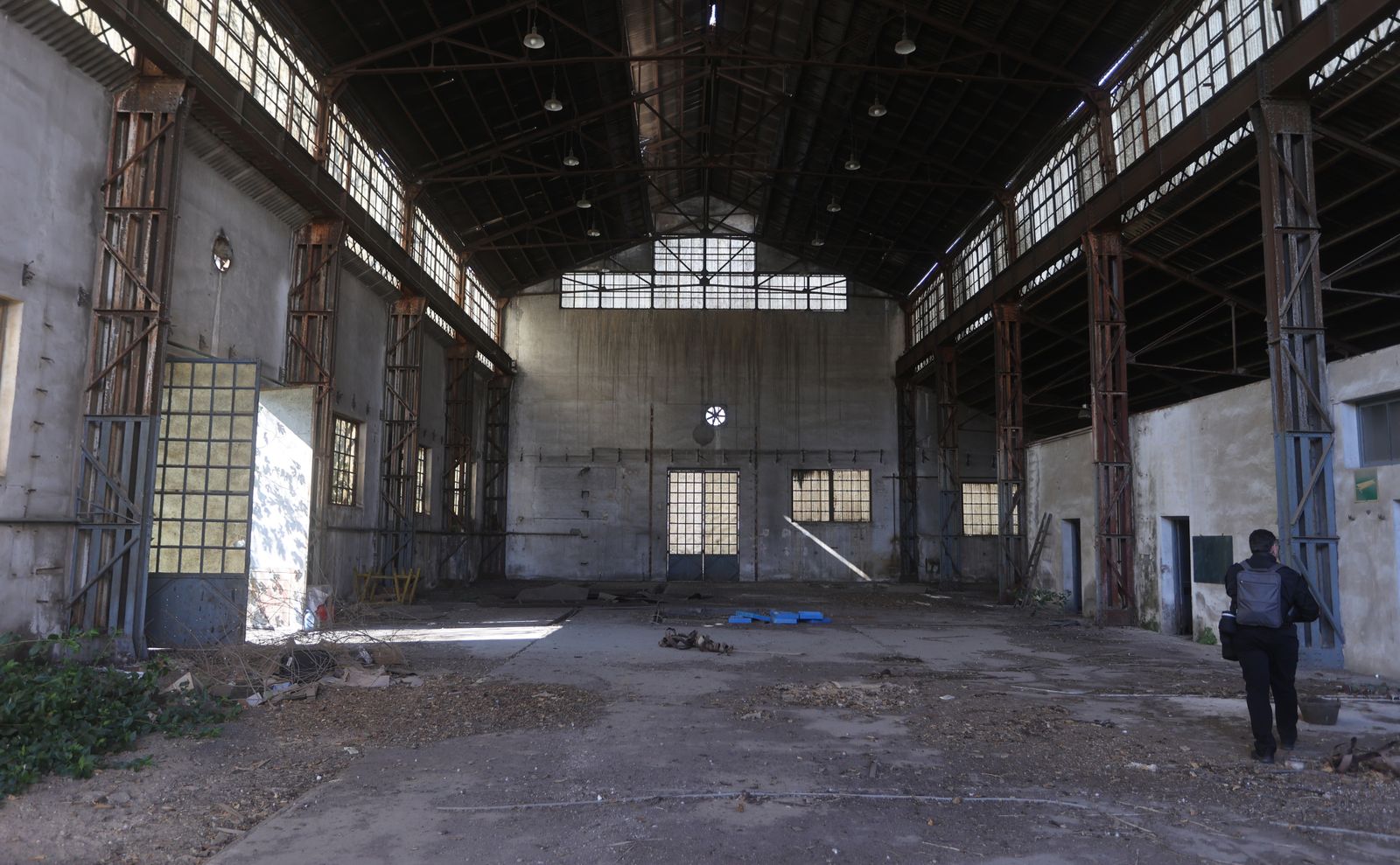 Carolina España visita la antigua fábrica de Artillería