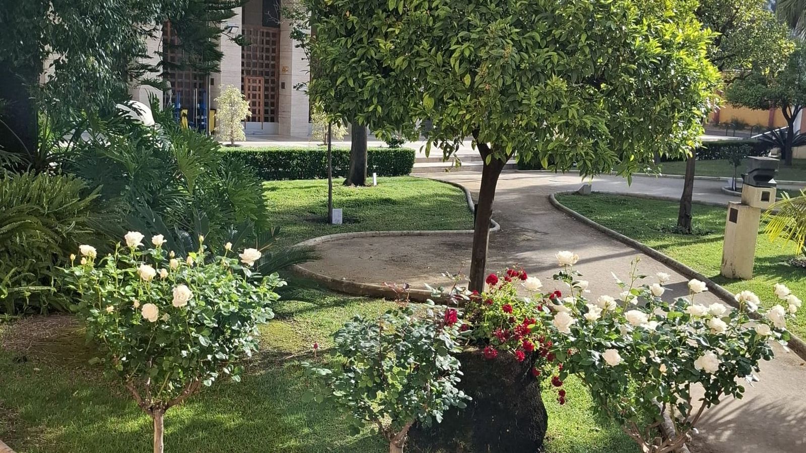 Flores de temporada plantadas en Huelva.