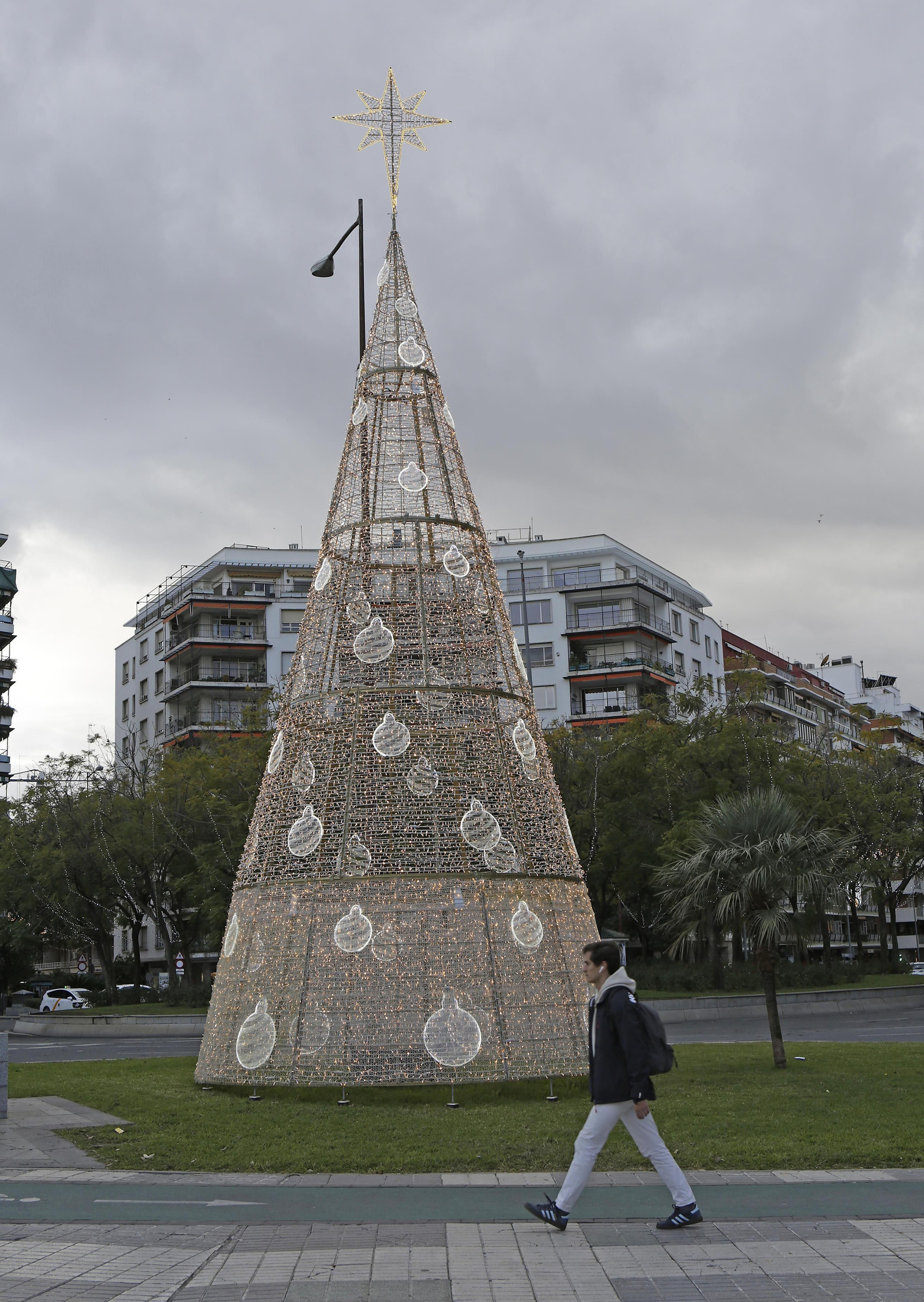 Árbol de Navidad en Plaza de Cuba.