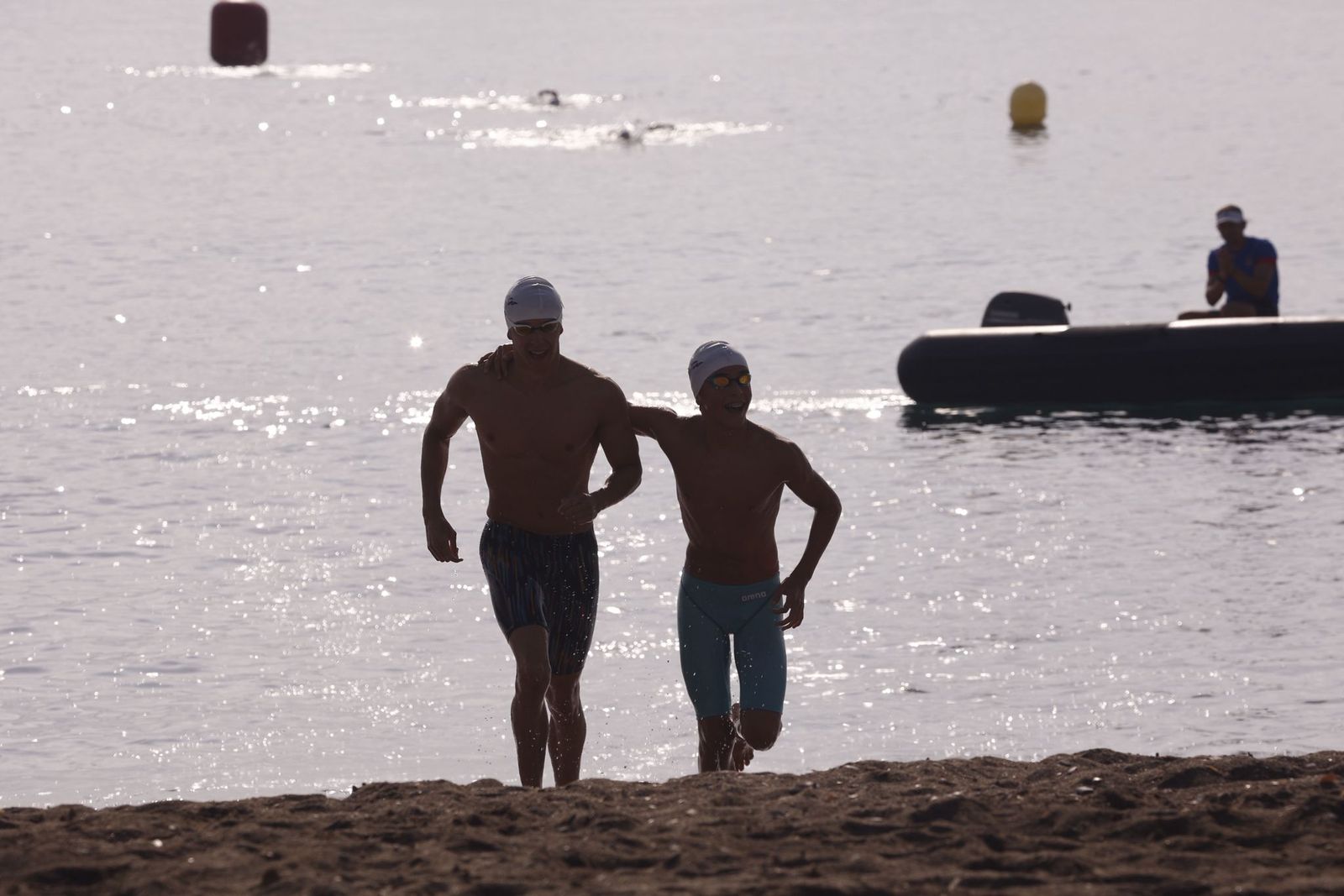 La Travesía a Nado Memorial Tomás García Zamudio de Málaga, en imágenes