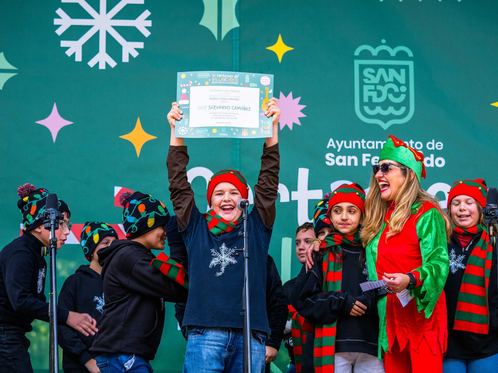 El Certamen de Villancicos de los colegios públicos de San Fernando, en imágenes