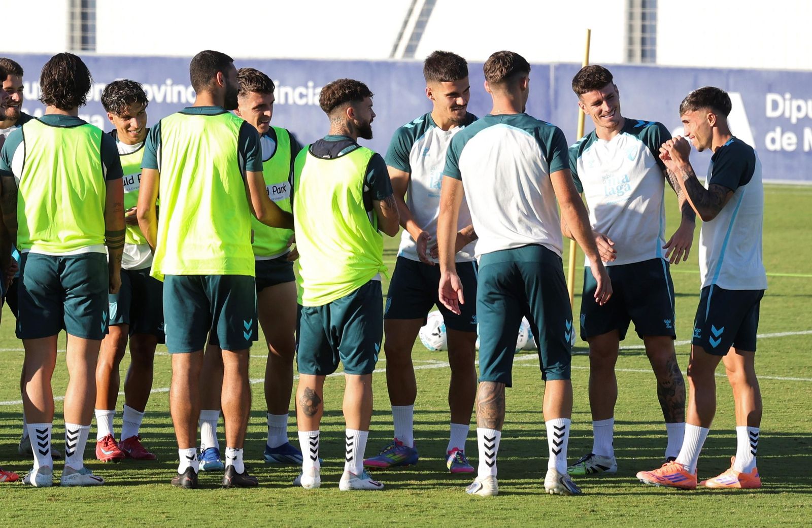 David Larrubia, pasillo, 'catea' y felicitaciones por la renovación