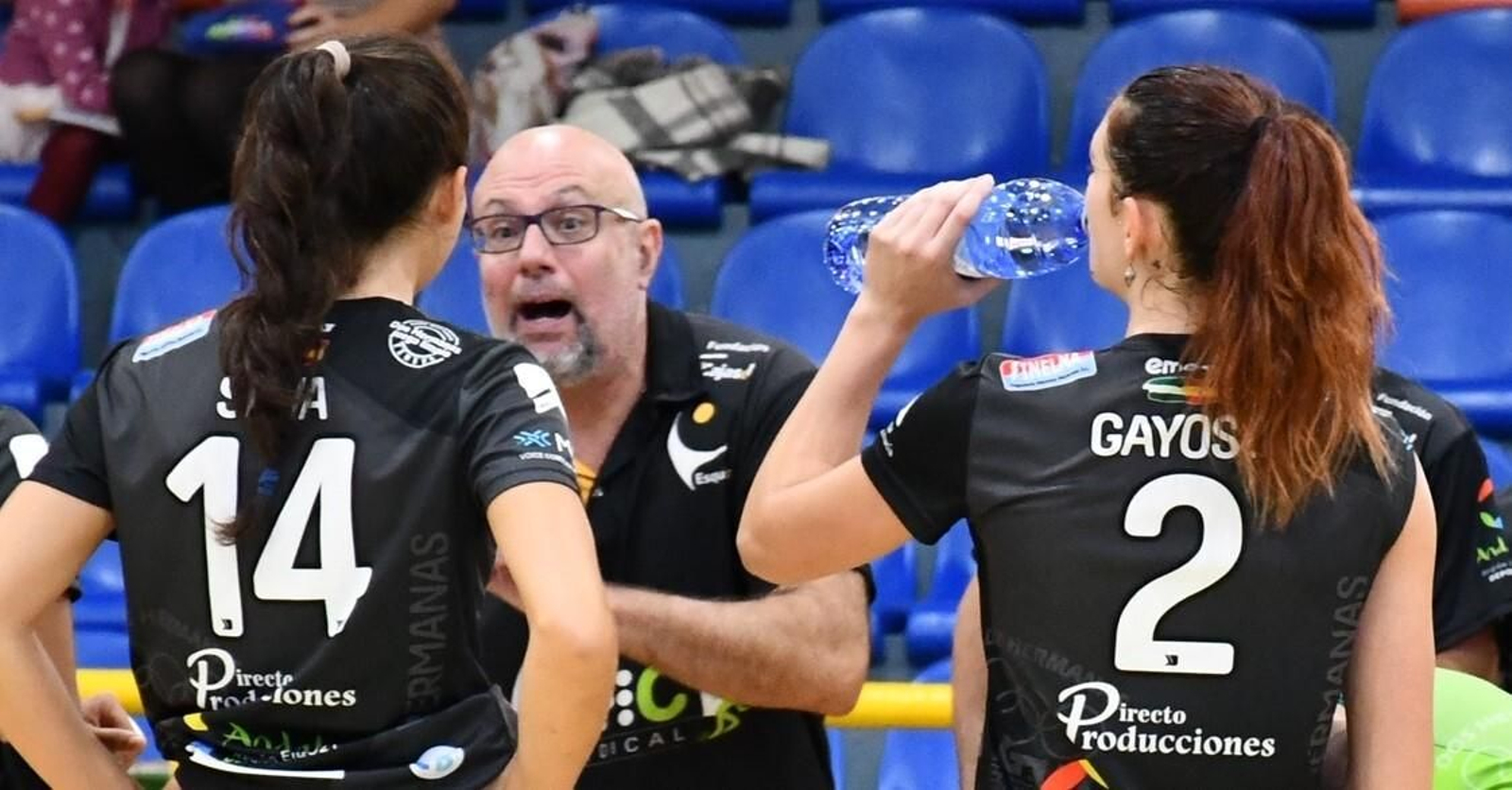 Magú da instrucciones en un tiempo muerto del Cajasol.