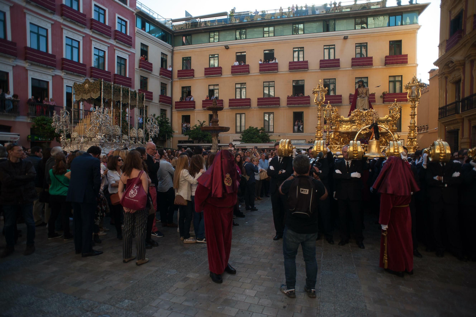 Las fotos de Estudiantes en el Lunes Santo en Málaga