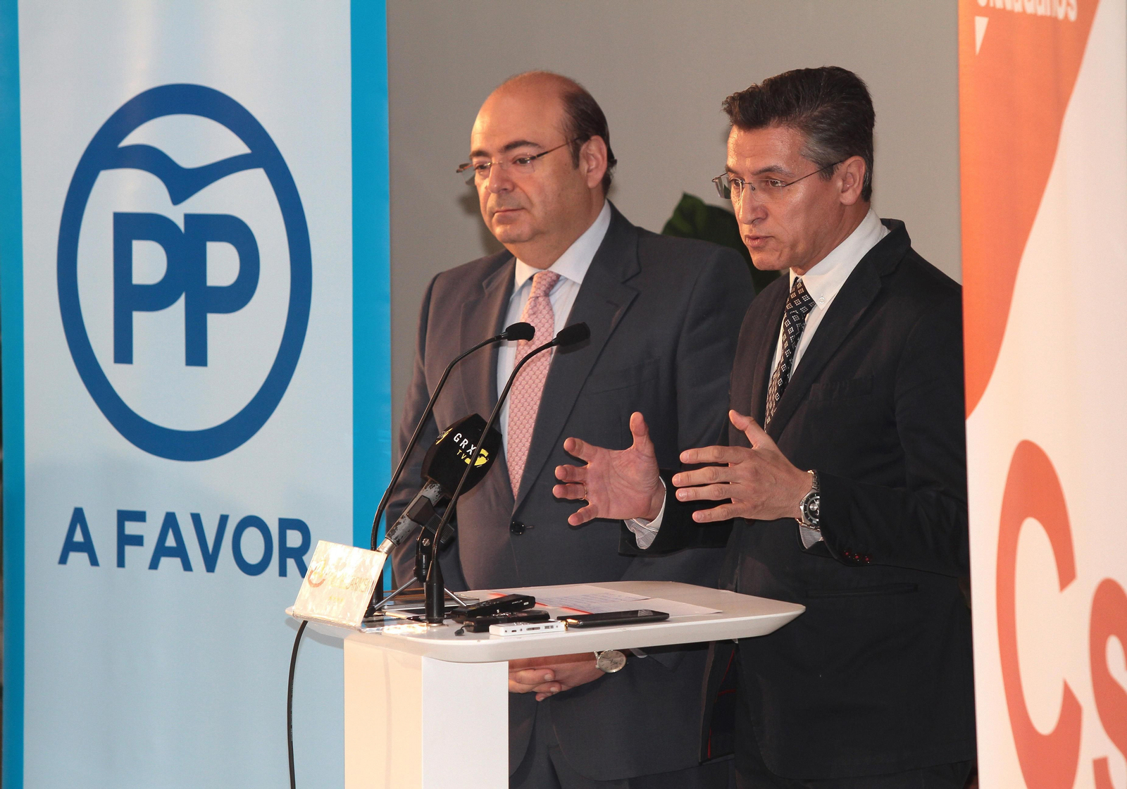 Sebastián Pérez y Luis Salvador, ayer en su comparecencia conjunta en el hotel Carmen.