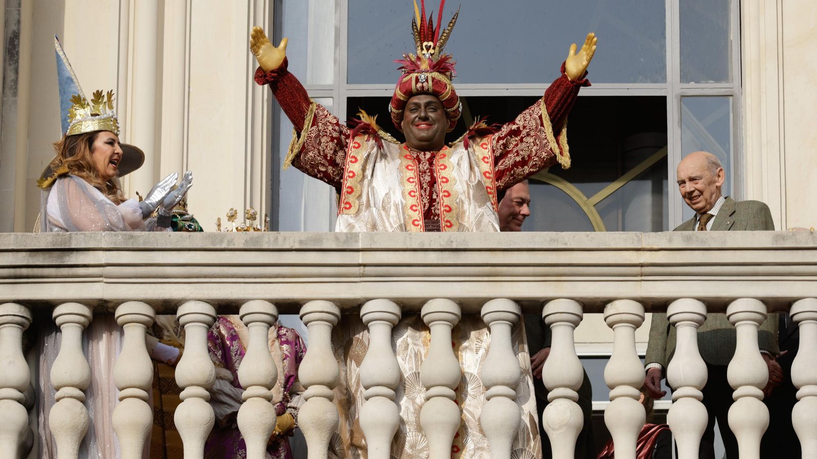 Las fotos de la ínsolita salida de los Reyes Magos del Ateneo un 4 de enero