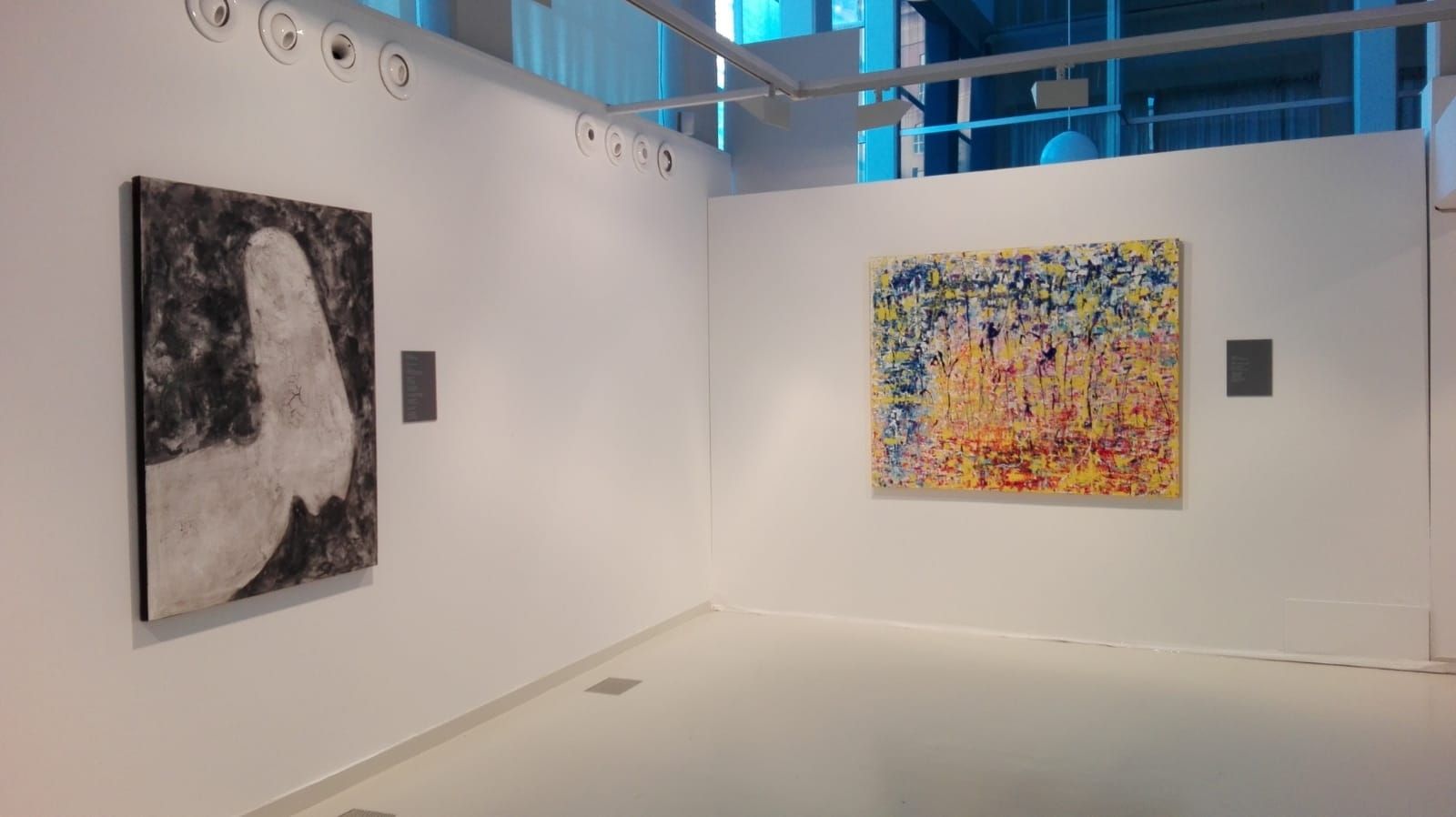 La exposición reúne a los artistas Pedro Jiménez, Fran Torres y Nina ICH.