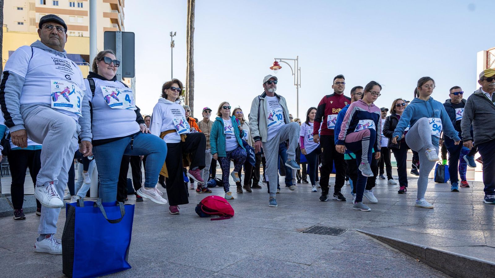Ejercicios previos al comienzo de la marcha.
