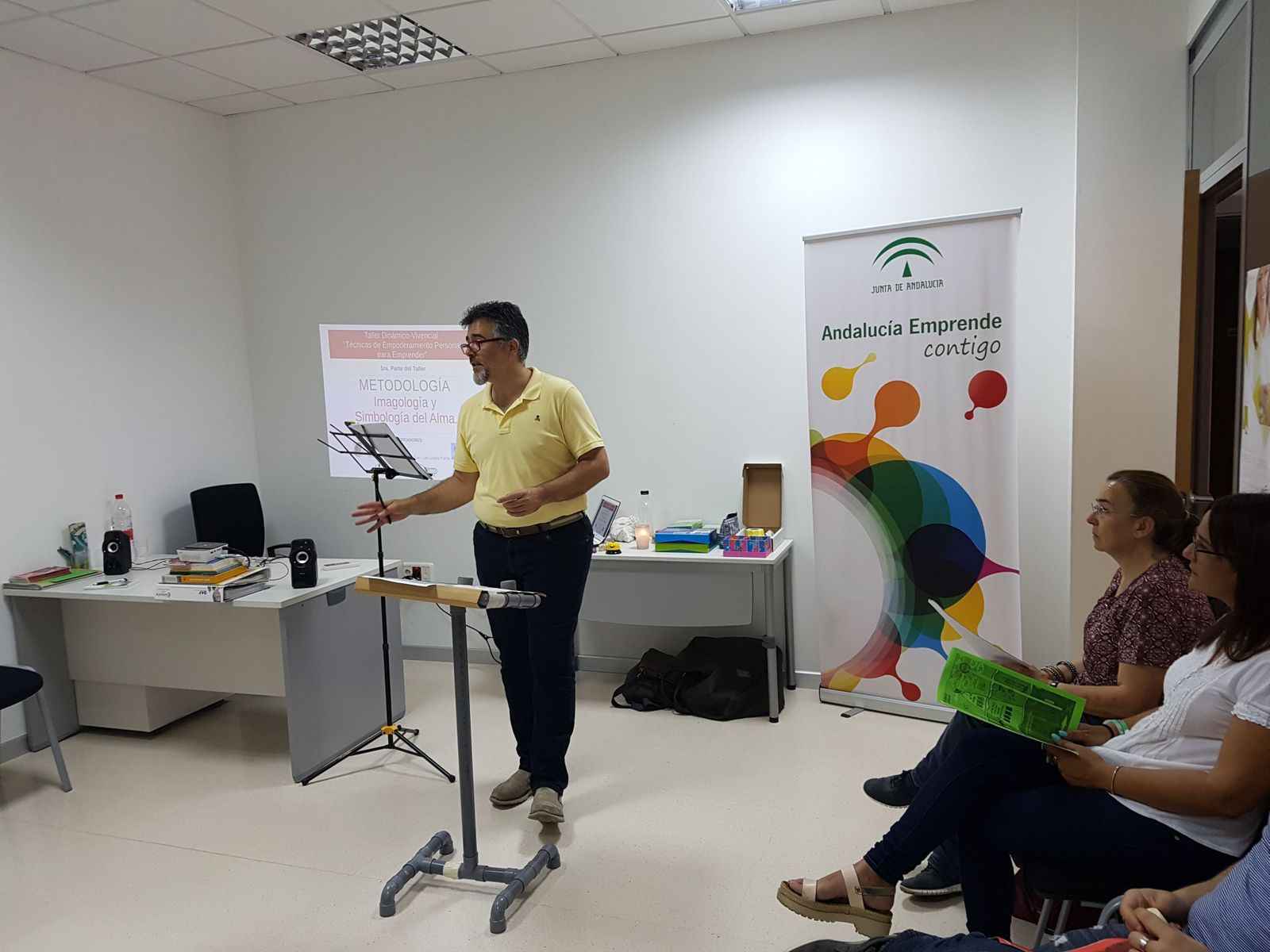 Sesión celebrada en las instalaciones del CADE de Vícar.